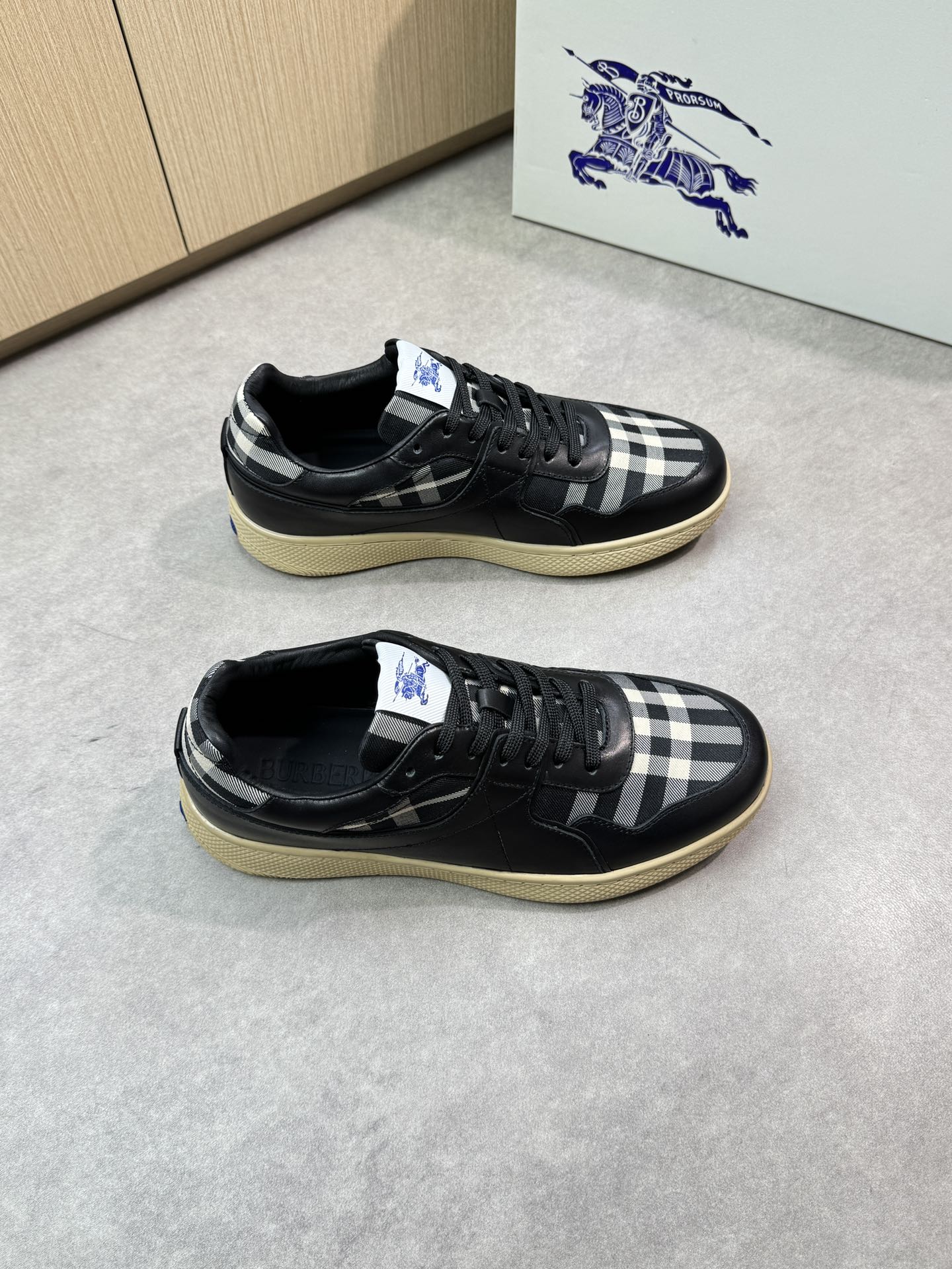 Burberry Men's Black Leather and Check Casual Sneakers Size 38-44 2 i1746983048 3288 0