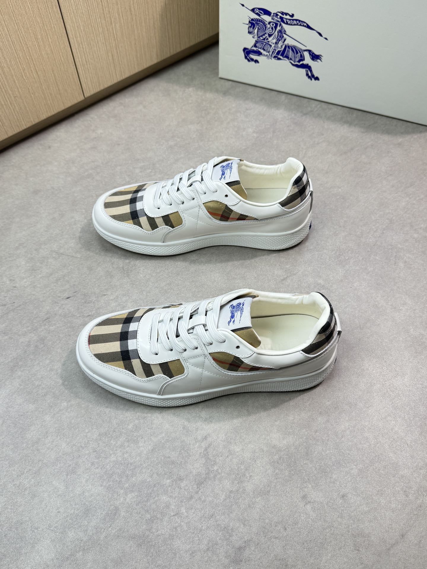 Burberry Men's White Leather Sneakers With Check Pattern, Sizes 38-44 4 i1746983699 528 2
