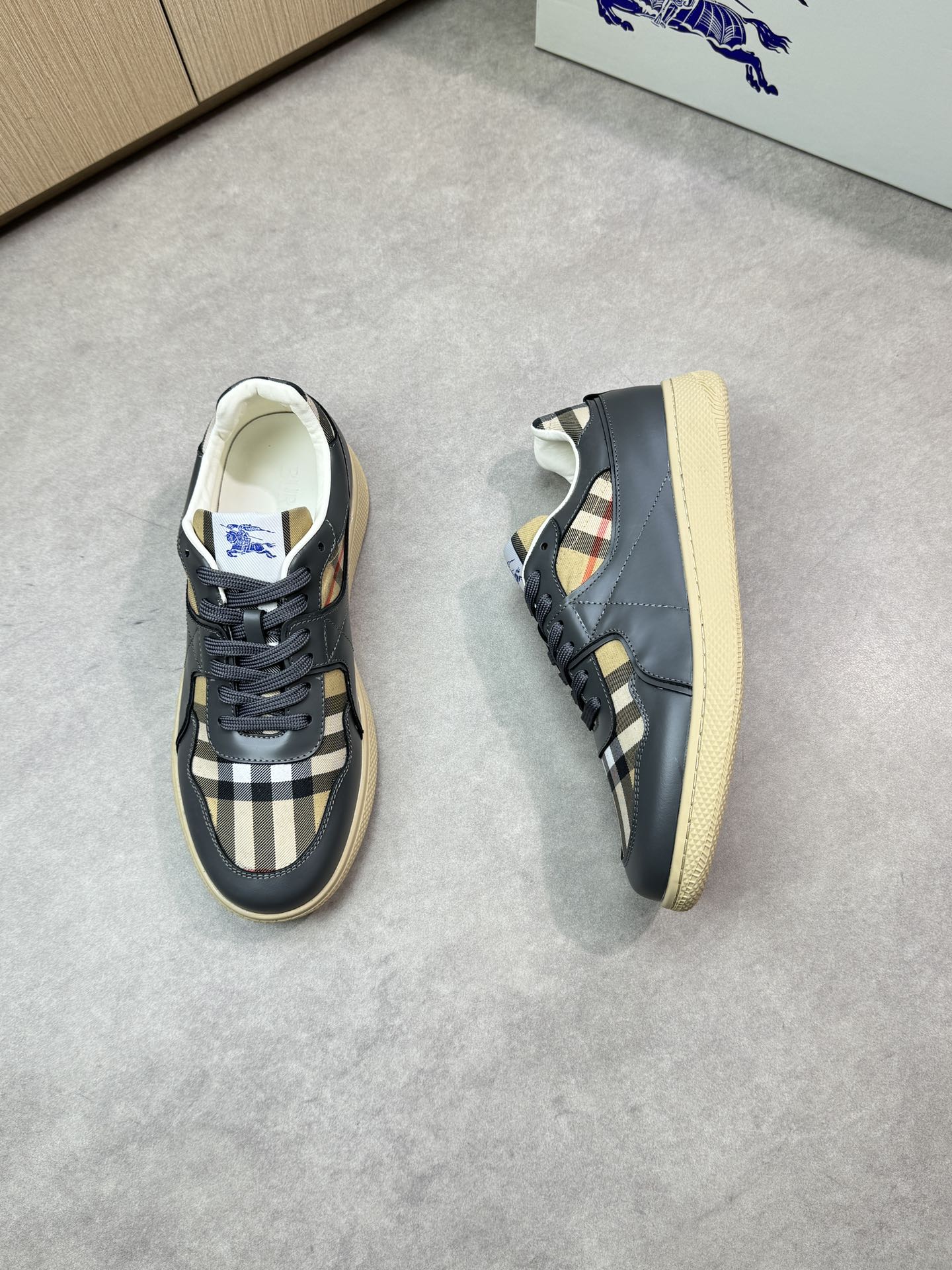 Burberry Men's Leather and Check Casual Sneakers - Classic Style 3 i1746983756 215 1