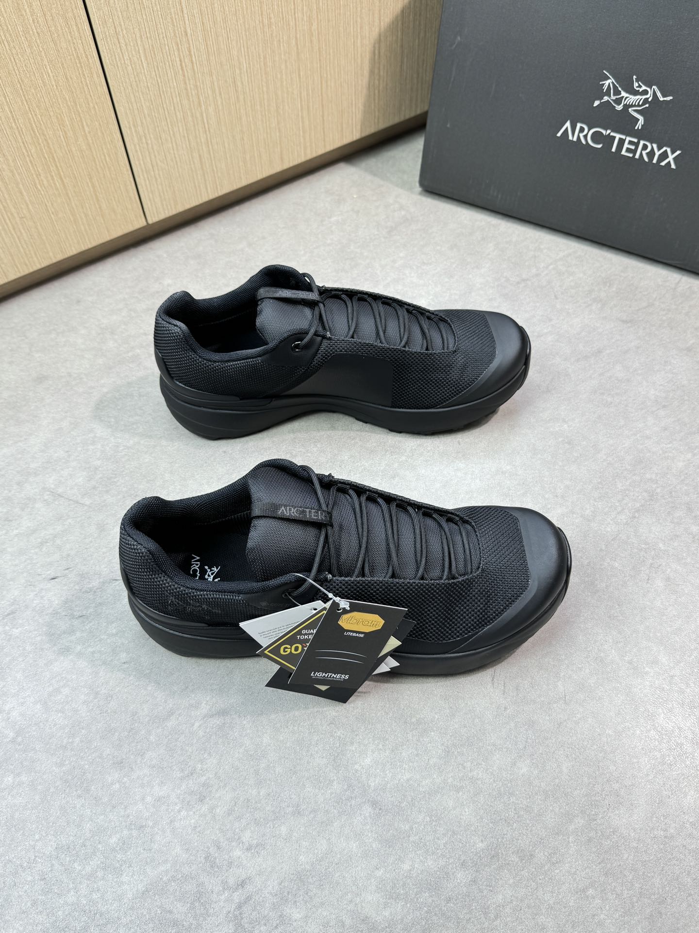 NO:346322,【Arc'teryx Norvan LD】Architecture bird - high-end quality original single casual sneakers - upper brand high mercerized canvas. Silk-print brand logo totem, hot craftsmanship, shoe tongue; brand logo webbing - inner brand canvas - outsole ultralight TPU. rubber foam; combined molding outsole - ultra high quality control · fine workmanship highlighted (high-end, noble, grade) -Size 39-44 (38, 45, custom made), arc'teryx, sneakers19860909【Arc'teryx Norvan LD】始祖鸟 -高端品质 原单休闲运动鞋 -鞋面品牌高丝光帆布.丝印品牌logo图腾、热切工艺、鞋舌；品牌Logo织带 -内里品牌帆布 -大底超轻TPU.橡胶发泡; 组合成型大底 -超高品控·做工精细凸显(高端·贵气·档次) -Size 39-44（38,45,可订做),arc'teryx,sneakers,Men's shoes