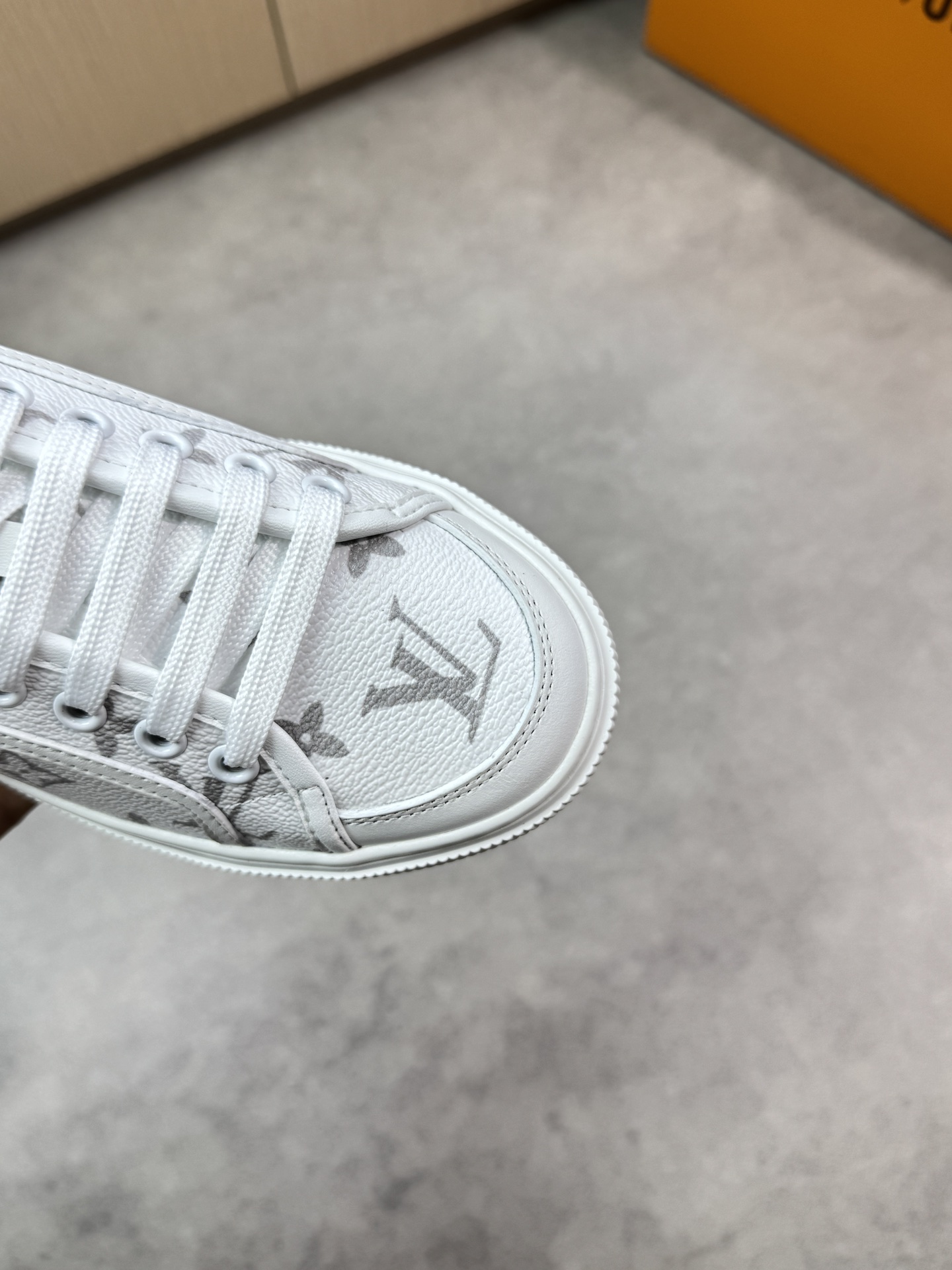 Louis Vuitton Casual Sneakers White Leather Monogram Couple Unisex Shoes 7 i1748537611 2270 5