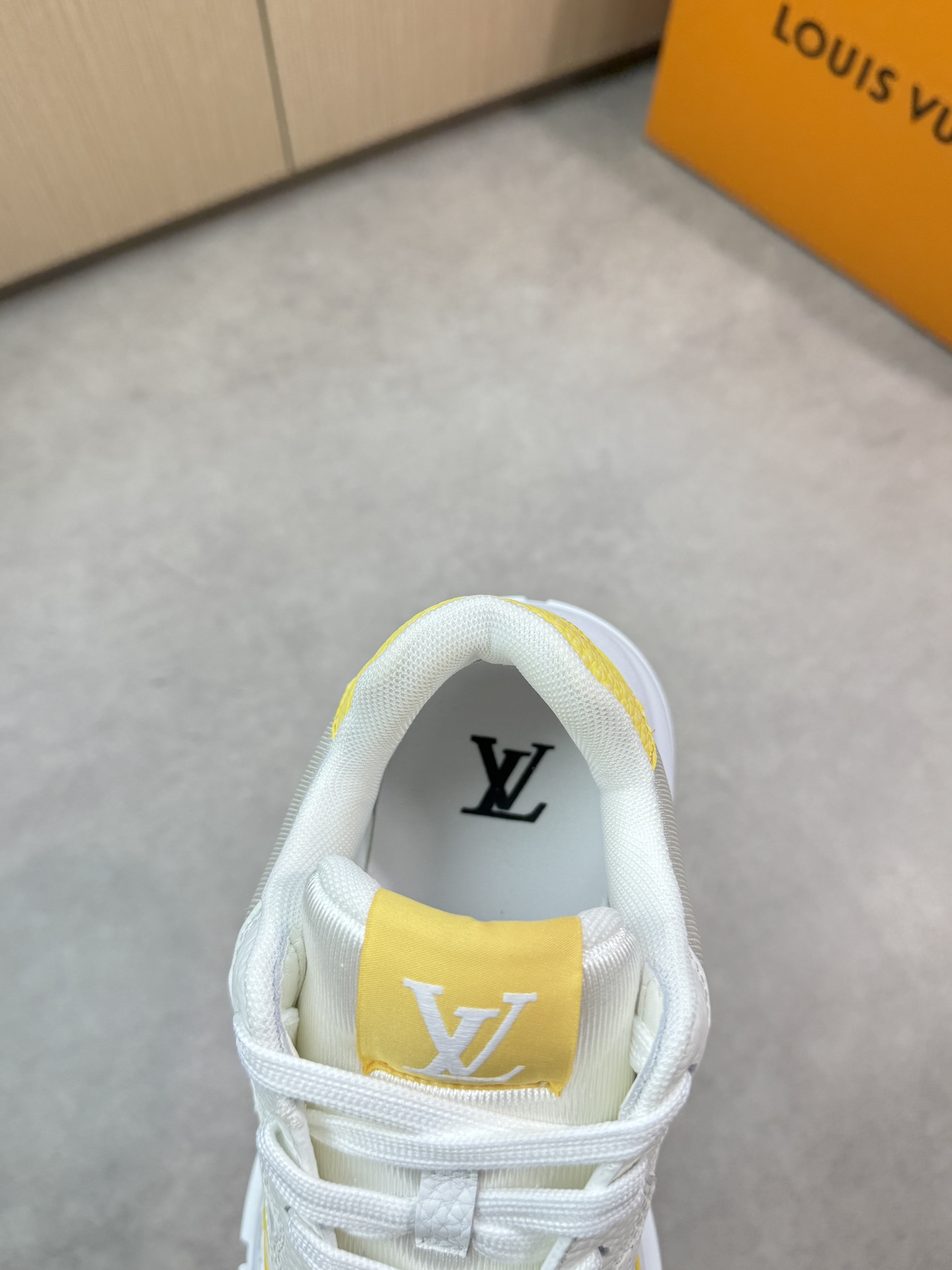 Louis Vuitton Casual Sneakers for Men and Women - Premium Quality 7 i1748538393 2349 6
