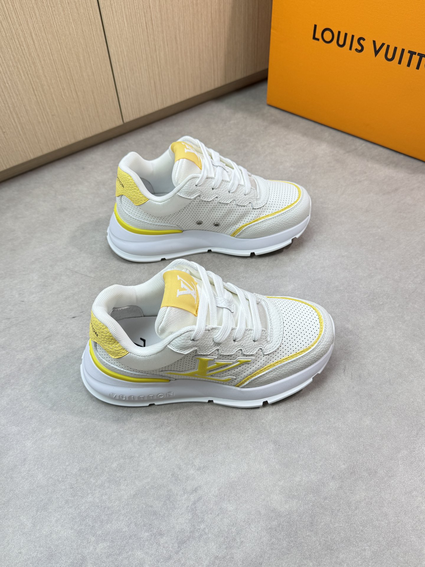Louis Vuitton Casual Sneakers for Men and Women - Premium Quality 1 i1748538393 6370 0