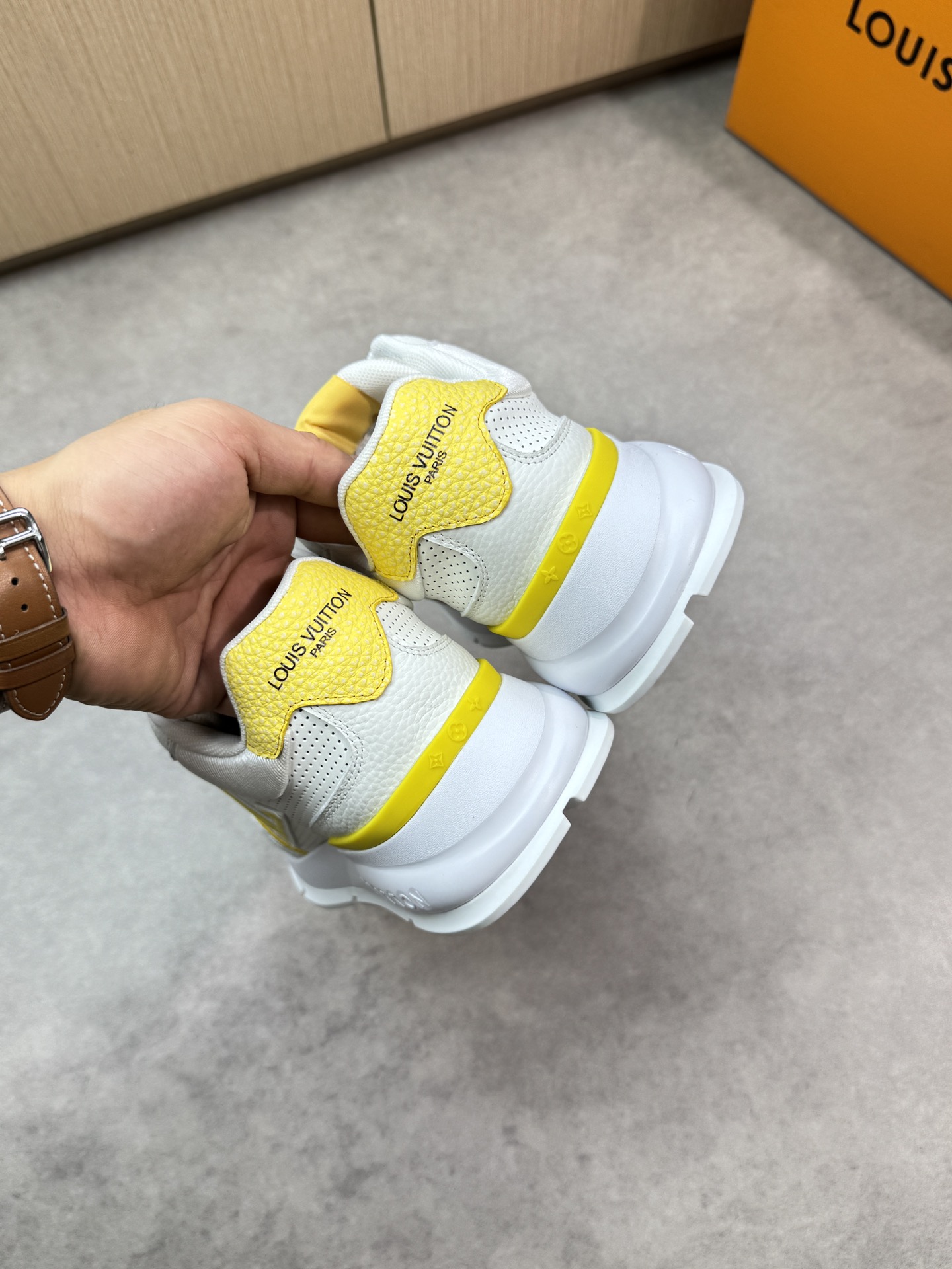 Louis Vuitton Casual Sneakers for Men and Women - Premium Quality 8 i1748538393 8457 7