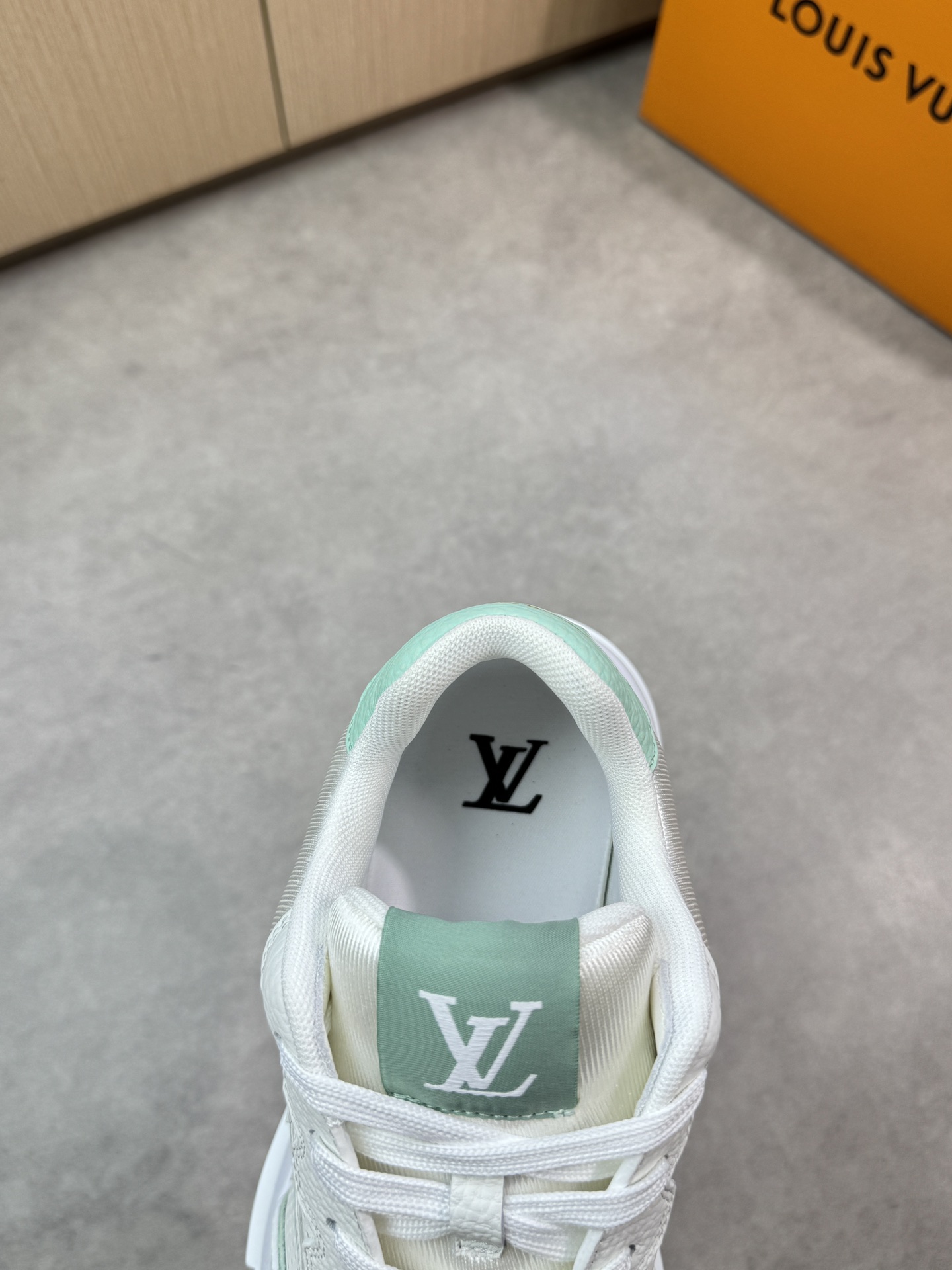 Louis Vuitton Couple's Casual Sneakers in Premium Leather - Unisex Design 7 i1748538526 3067 6