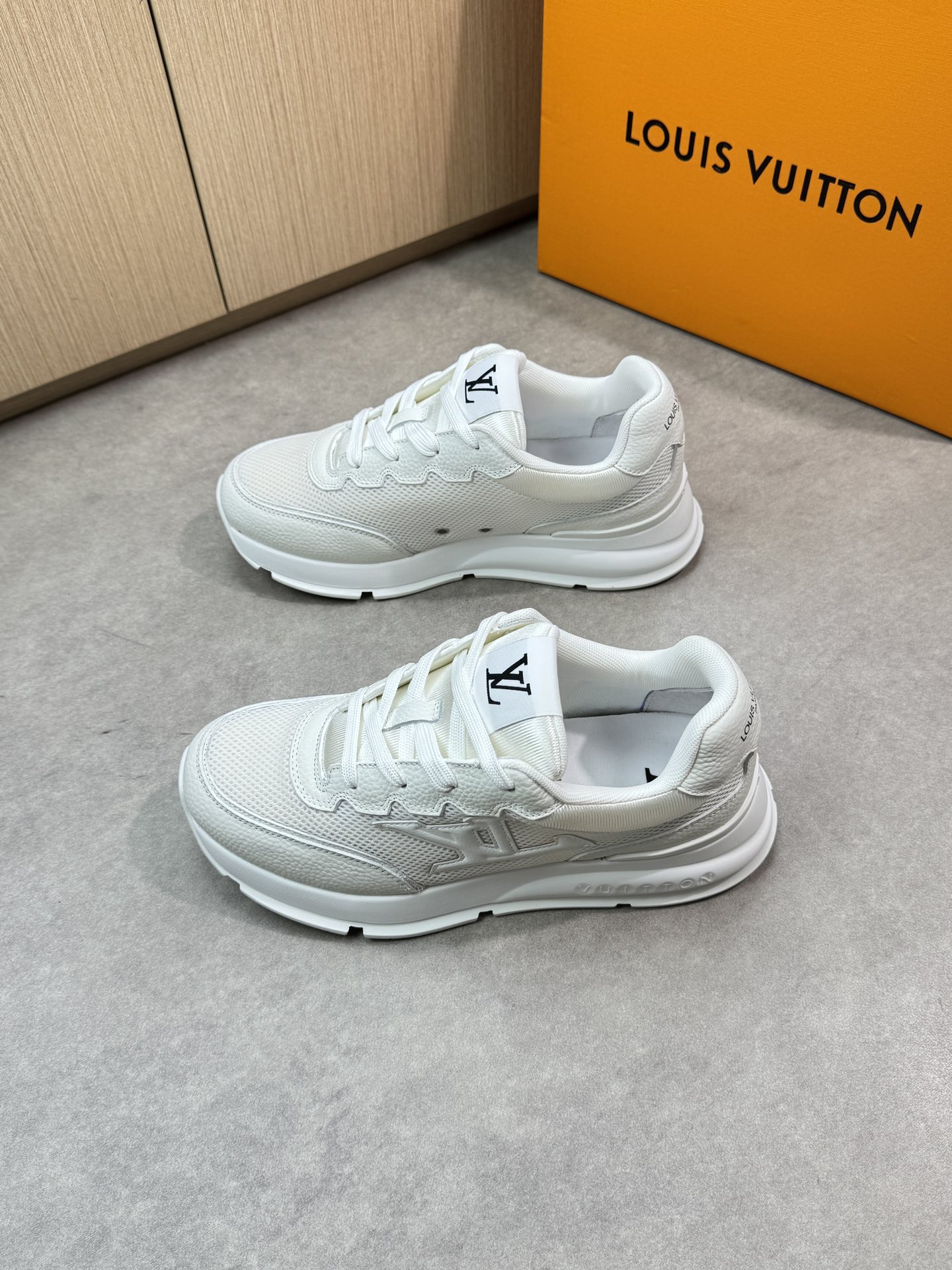 Louis Vuitton White Leather and Canvas Casual Sneakers, Unisex Sizes 4 i1748538924 8821 2
