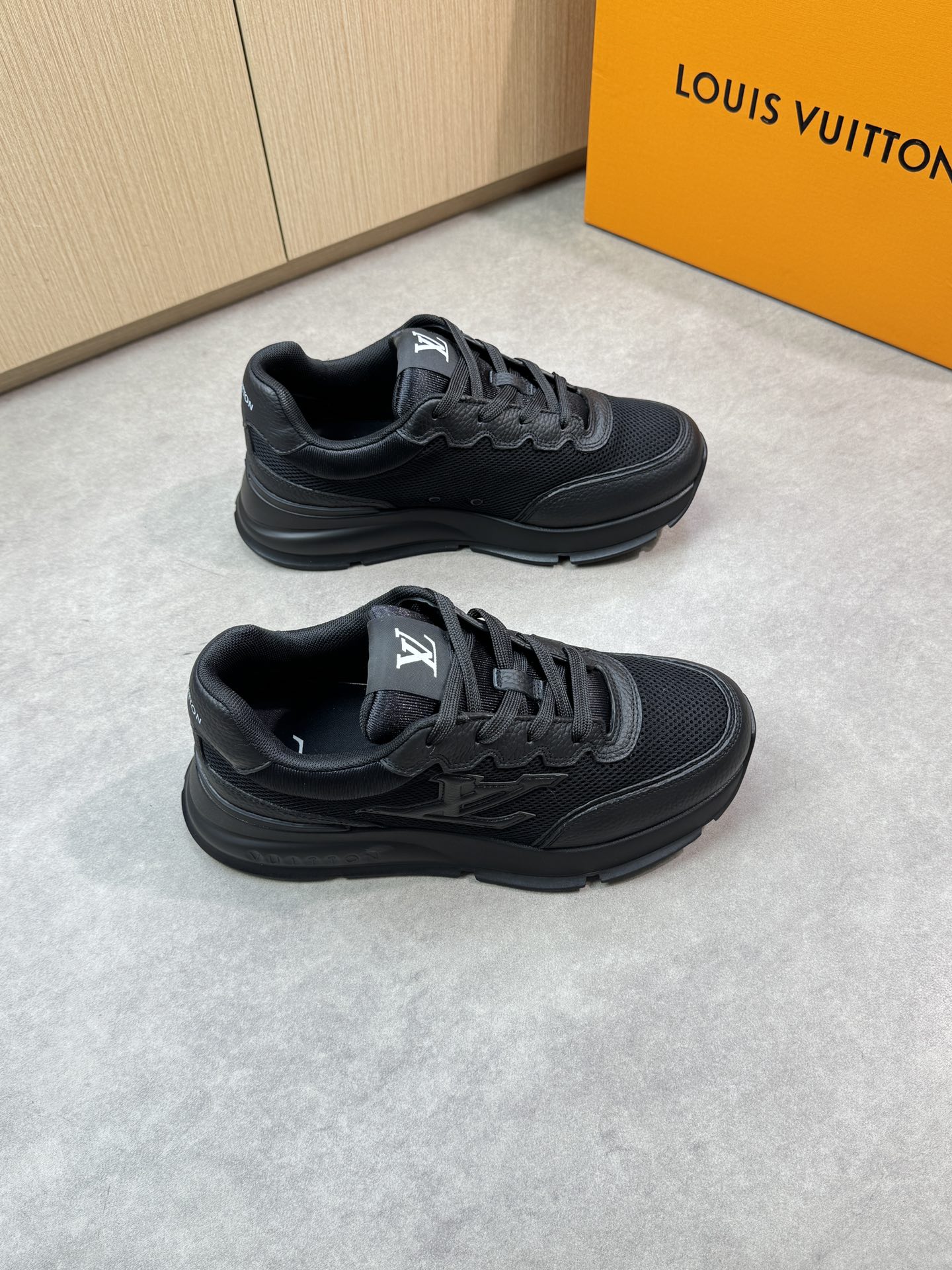 Louis Vuitton Men's and Women's Casual Sneakers in Black Leather 1 i1748538943 3567 0