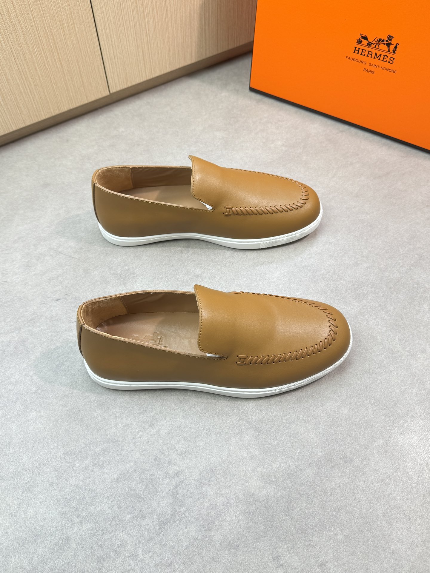 NO:345151,【HERMES】HERMES - High-end quality Original single casual sports version shoes - Upper Napa calfskin, pure hand-woven technology - Inner water dyed cowhide - Outsole ultralight TPU foamed and molded outsole - Ultra-high quality control·fine workmanship highlighted (high-end, noble, grade) -Size 39-44 (38,45, custom made)·H0186,,hermes,hermes,cowhide19860909【 HERMES】爱马仕 -高端品质 原单休闲运动版鞋 -鞋面纳帕小牛皮、纯手工编织工艺 -内里水染牛皮 -大底超轻TPU发泡成型大底 -超高品控·做工精细凸显(高端·贵气·档次) -Size 39-44（38,45,可订做)·H0186,,hermes,hermes,cowhide,Men's shoes
