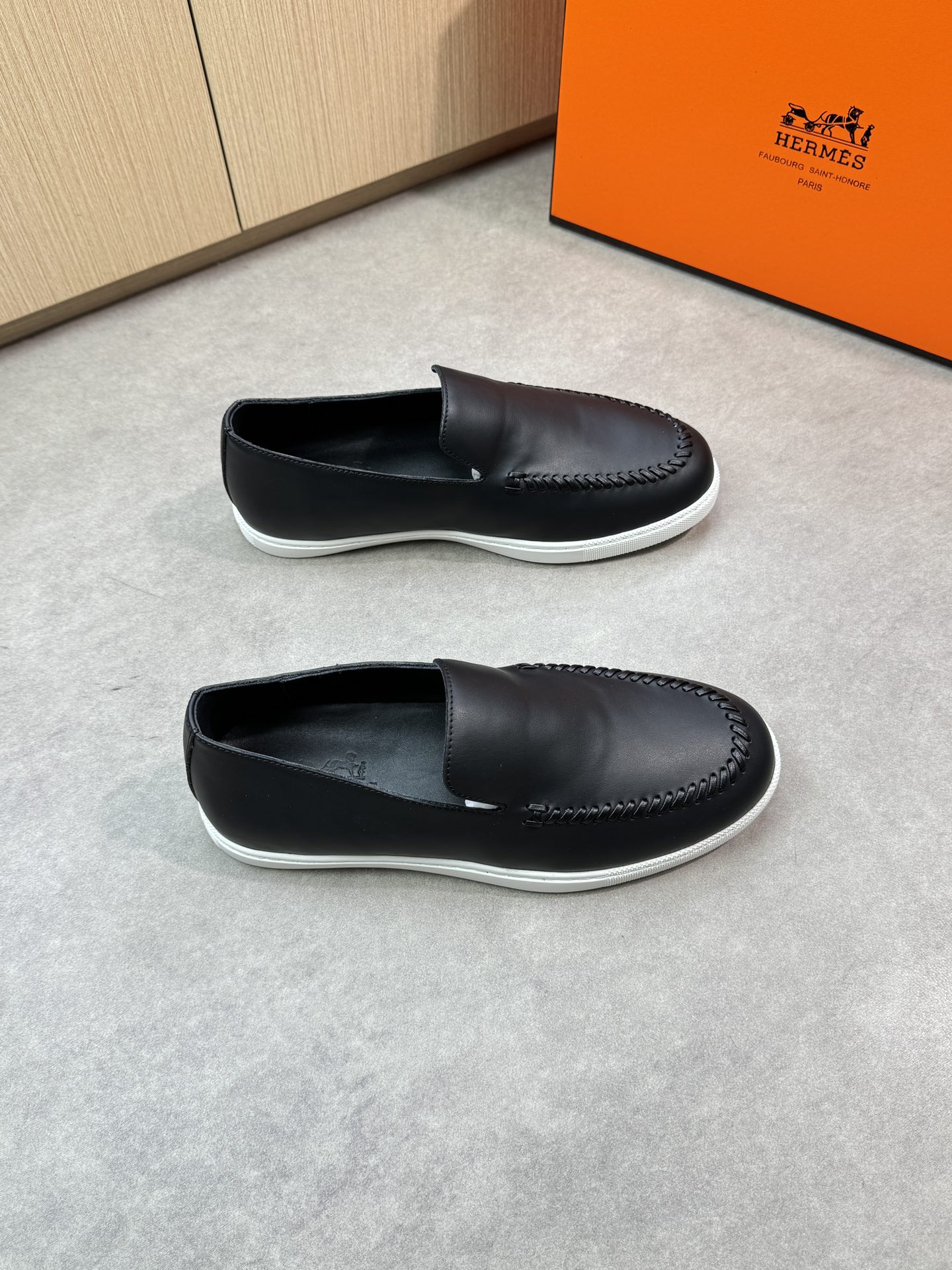 NO:345171,【HERMES】HERMES - High-end quality Original single casual sports version shoes - Upper reverse velvet calfskin, pure hand-woven technology - Inner water dyed cowhide - Outsole ultralight TPU foamed and molded outsole - Ultra-high quality control·fine workmanship highlighted (high-end, noble, grade) -Size 39-44 (38,45, custom made)·H0186,, hermes, hermes, cowhide19860909【 HERMES】爱马仕 -高端品质 原单休闲运动版鞋 -鞋面反绒小牛皮、纯手工编织工艺 -内里水染牛皮 -大底超轻TPU发泡成型大底 -超高品控·做工精细凸显(高端·贵气·档次) -Size 39-44（38,45,可订做)·H0186,,hermes,hermes,cowhide,Men's shoes