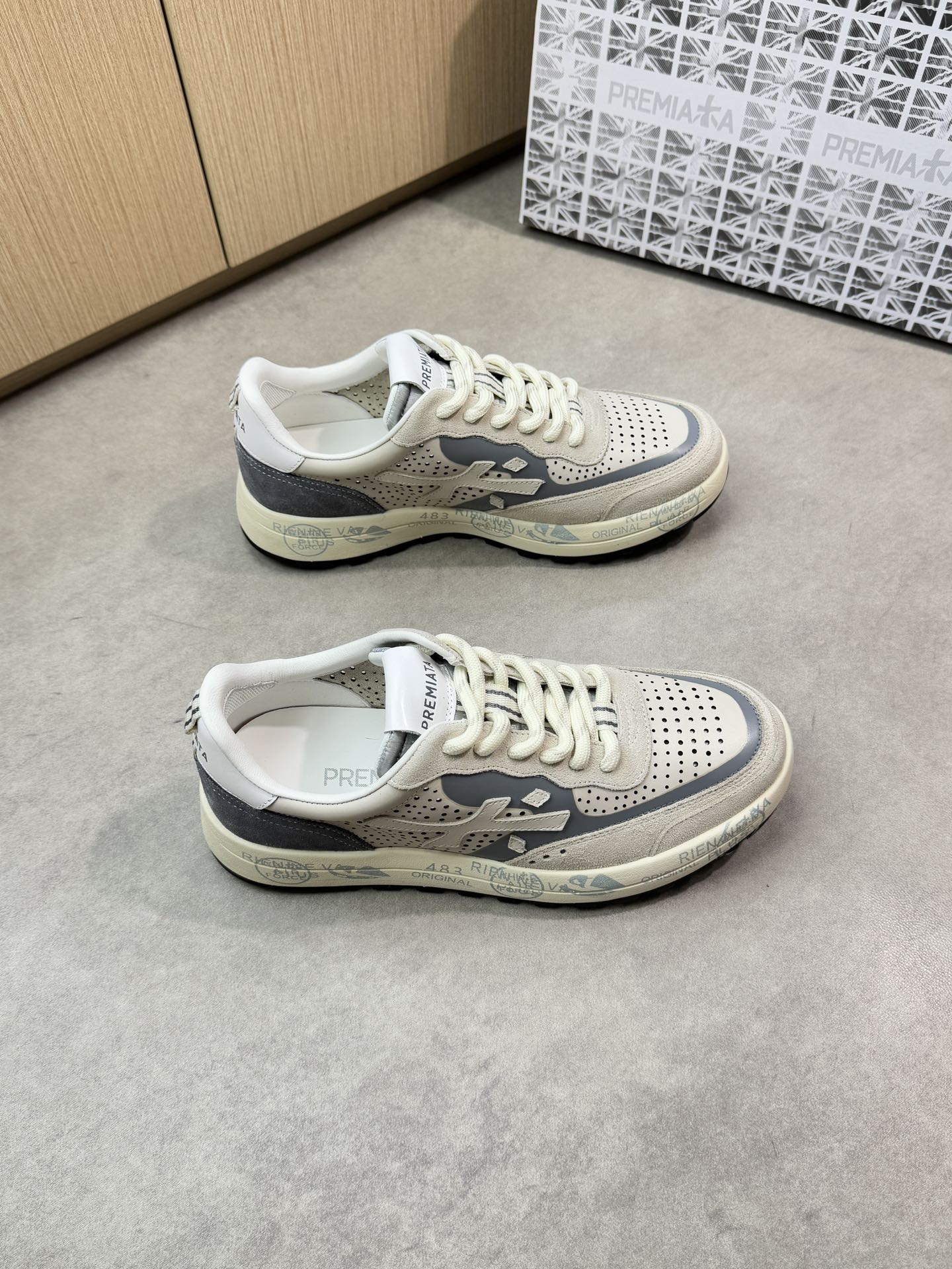 NO:349277,【PREMIATA】Premiata - High-end quality original single casual sports shoes - Upper Napa calfskin, reverse velvet calfskin. Passed brand totem craftsmanship, punched reverse velvet calfskin, shoe body sewing brand 