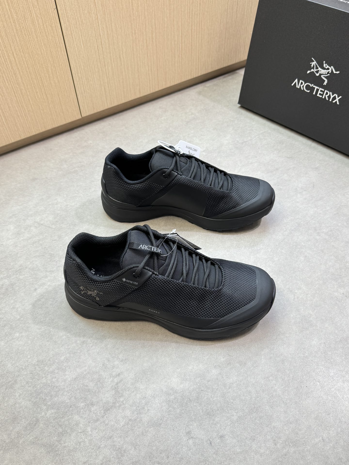 NO:355812,【Arc'teryx Norvan LD】Architecture bird - high-end quality original single casual sneakers - upper brand high mercerized canvas. Embroidered brand logo totem, hot craftsmanship, shoe tongue; brand logo webbing - inner brand canvas - outsole ultralight TPU foam. Rubber; combined molding outsole - ultra high quality control · fine workmanship highlighting (high-end · noble · grade) -Size 39-44 (38, 45, custom made)·3258,arc'teryx,sneakers19860909【Arc'teryx Norvan LD】始祖鸟 -高端品质 原单休闲运动鞋 -鞋面品牌高丝光帆布.刺绣品牌logo图腾、热切工艺、鞋舌；品牌Logo织带 -内里品牌帆布 -大底超轻TPU发泡.橡胶; 组合成型大底 -超高品控·做工精细凸显(高端·贵气·档次) -Size 39-44（38,45,可订做)·3258,arc'teryx,sneakers,Men's shoes