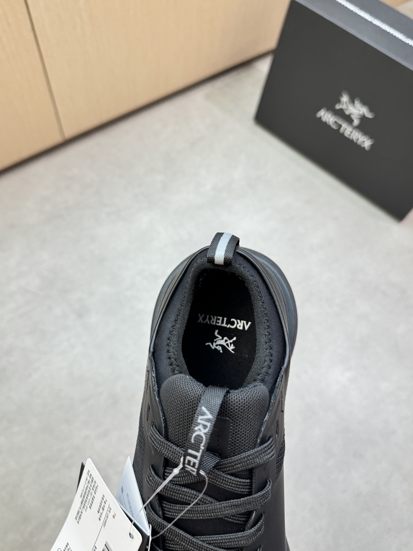 【Arc'teryx Norvan LD𝟑】始祖鸟 P300💰
-高端品质  原单🔍🔍🔍休闲运动鞋
-鞋面：🔝品牌高丝光帆布.丝印品牌logo图腾、热切工艺、鞋舌；品牌Logo织带
-内里：品牌帆布
-大底：超轻TPU发泡.橡胶; 组合成型大底
-超高品控·做工精细：凸显(高端·贵气·档次)
-Size ：39-44（38，45，可订做)·3258