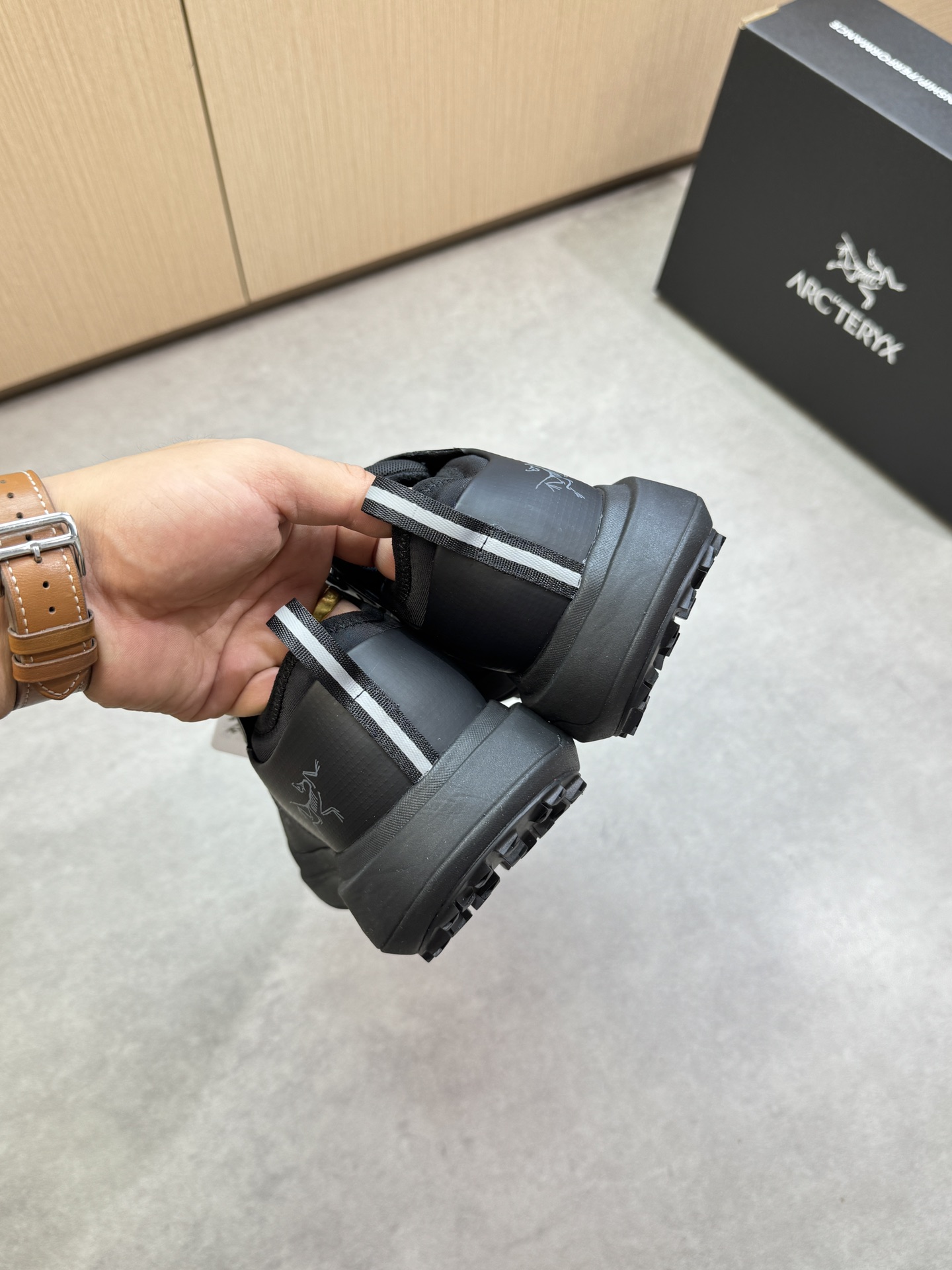 【Arc'teryx Norvan LD𝟑】始祖鸟 P300💰
-高端品质  原单🔍🔍🔍休闲运动鞋
-鞋面：🔝品牌高丝光帆布.丝印品牌logo图腾、热切工艺、鞋舌；品牌Logo织带
-内里：品牌帆布
-大底：超轻TPU发泡.橡胶; 组合成型大底
-超高品控·做工精细：凸显(高端·贵气·档次)
-Size ：39-44（38，45，可订做)·3258