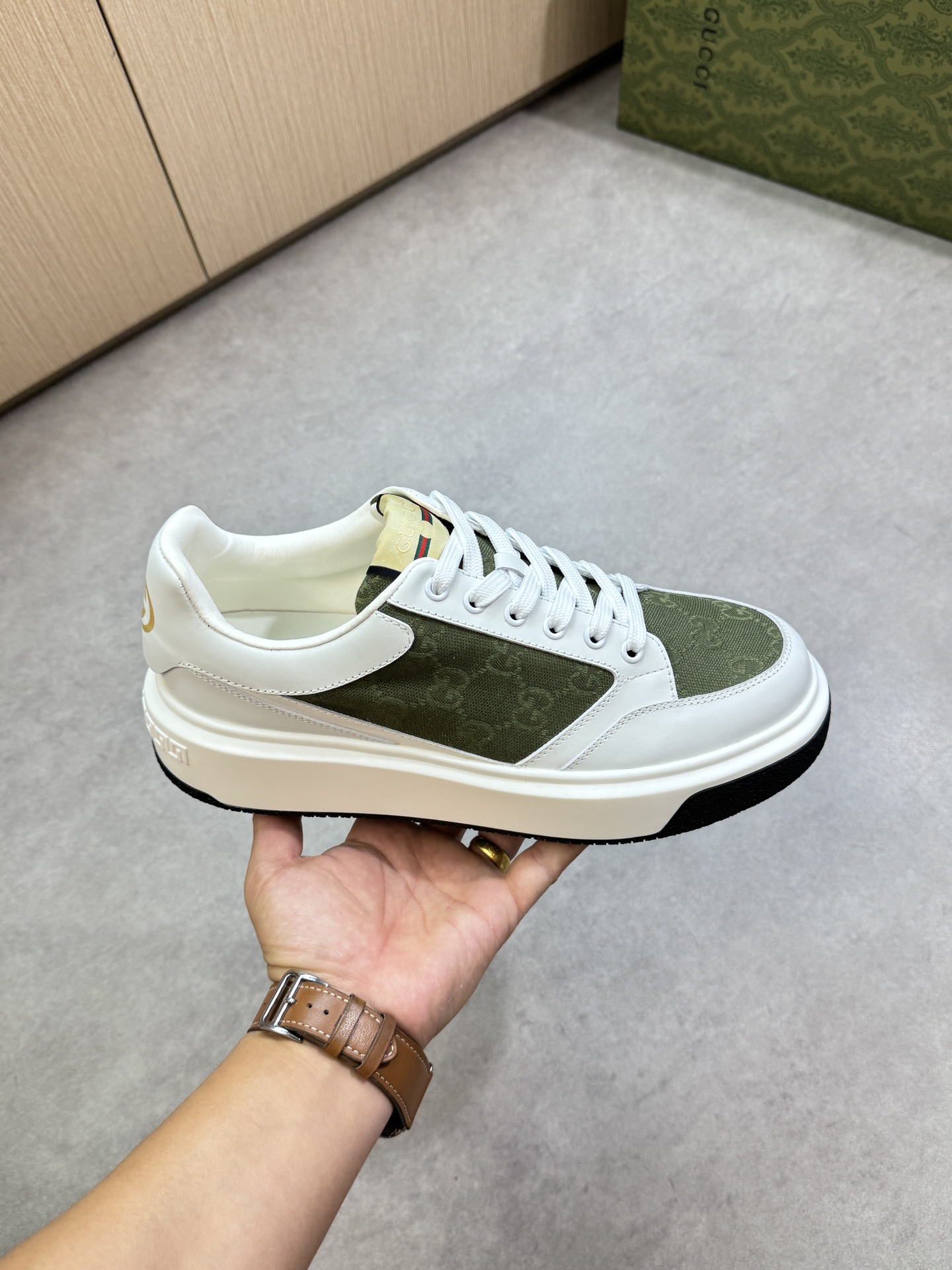Gucci Men's Napa Leather Sneakers with Green Brand Pattern - GC0372 4 i1755016904 9251 3