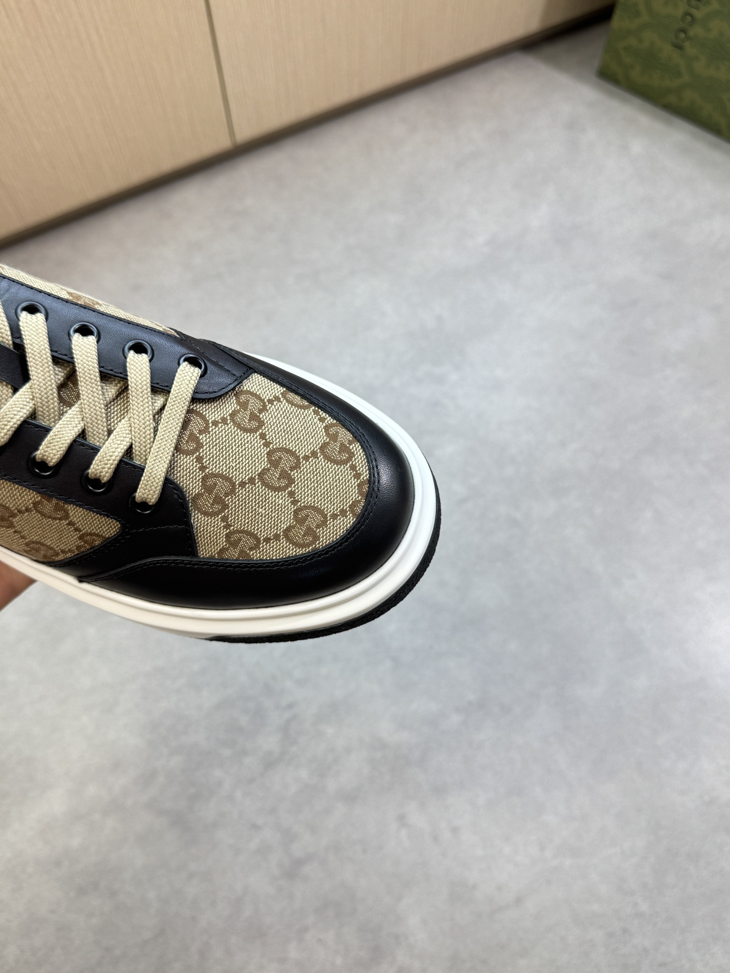 Gucci Men's Leather Trim Logo Sneakers, Nappa Leather Upper, Made in Italy 7 i1755016964 3083 5
