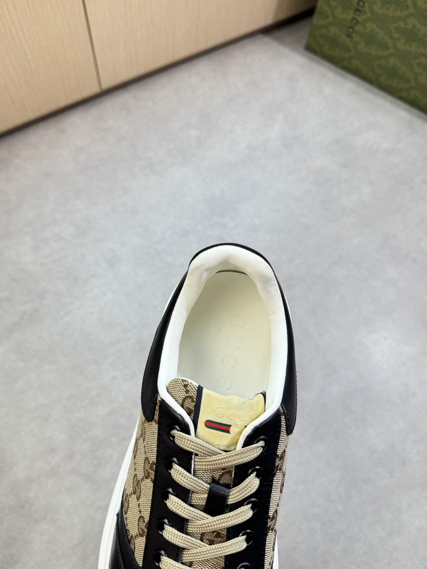 Gucci Men's Leather Trim Logo Sneakers, Nappa Leather Upper, Made in Italy 8 i1755016964 9347 6