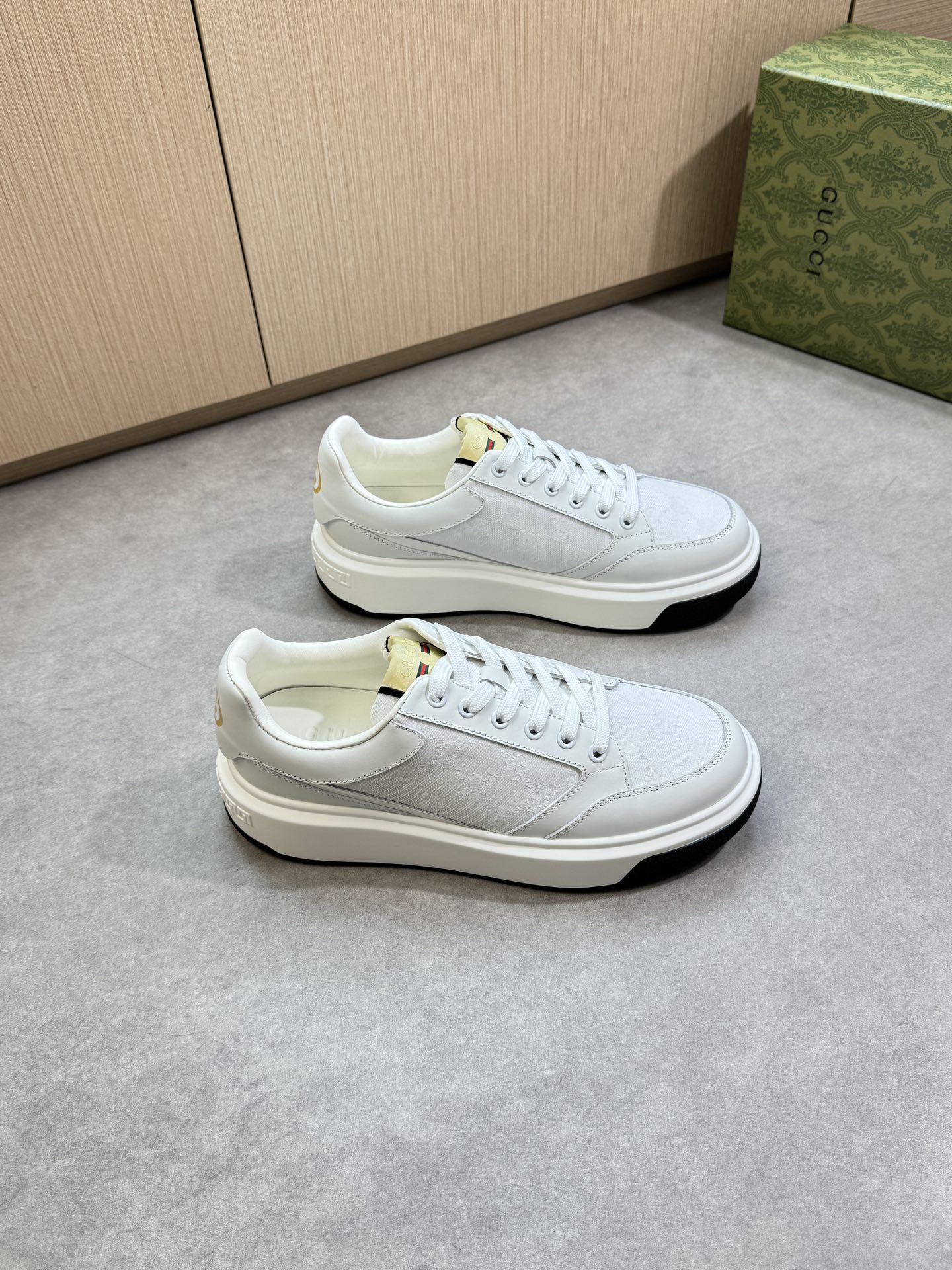 Gucci Men's Leather Sneakers White Nappa Leather, Brand Logo, Casual Style 1 i1755016986 3895 0