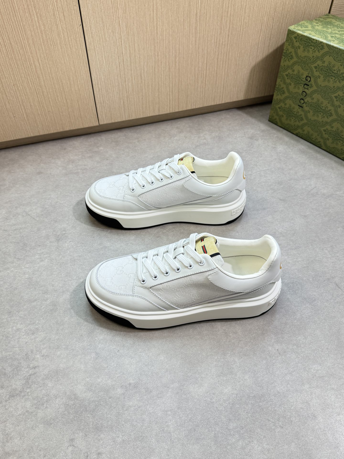 Gucci Men's Leather Sneakers White Nappa Leather, Brand Logo, Casual Style 3 i1755016986 9225 2