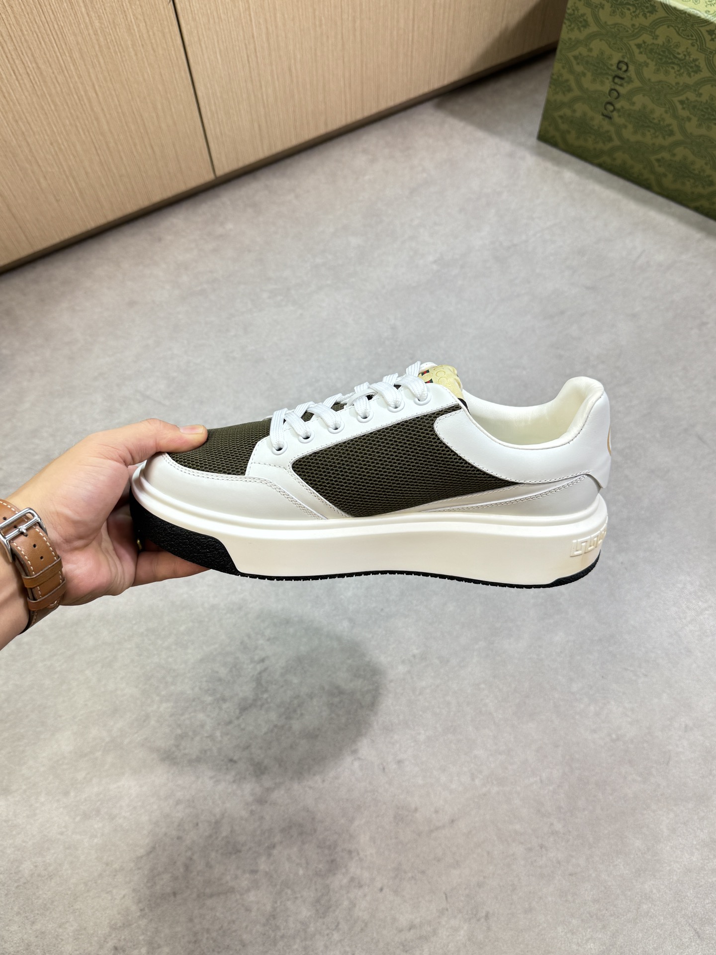 Gucci Men's Nappa Leather & Canvas Sneakers with Logo - White/Green 6 i1755017610 1488 4