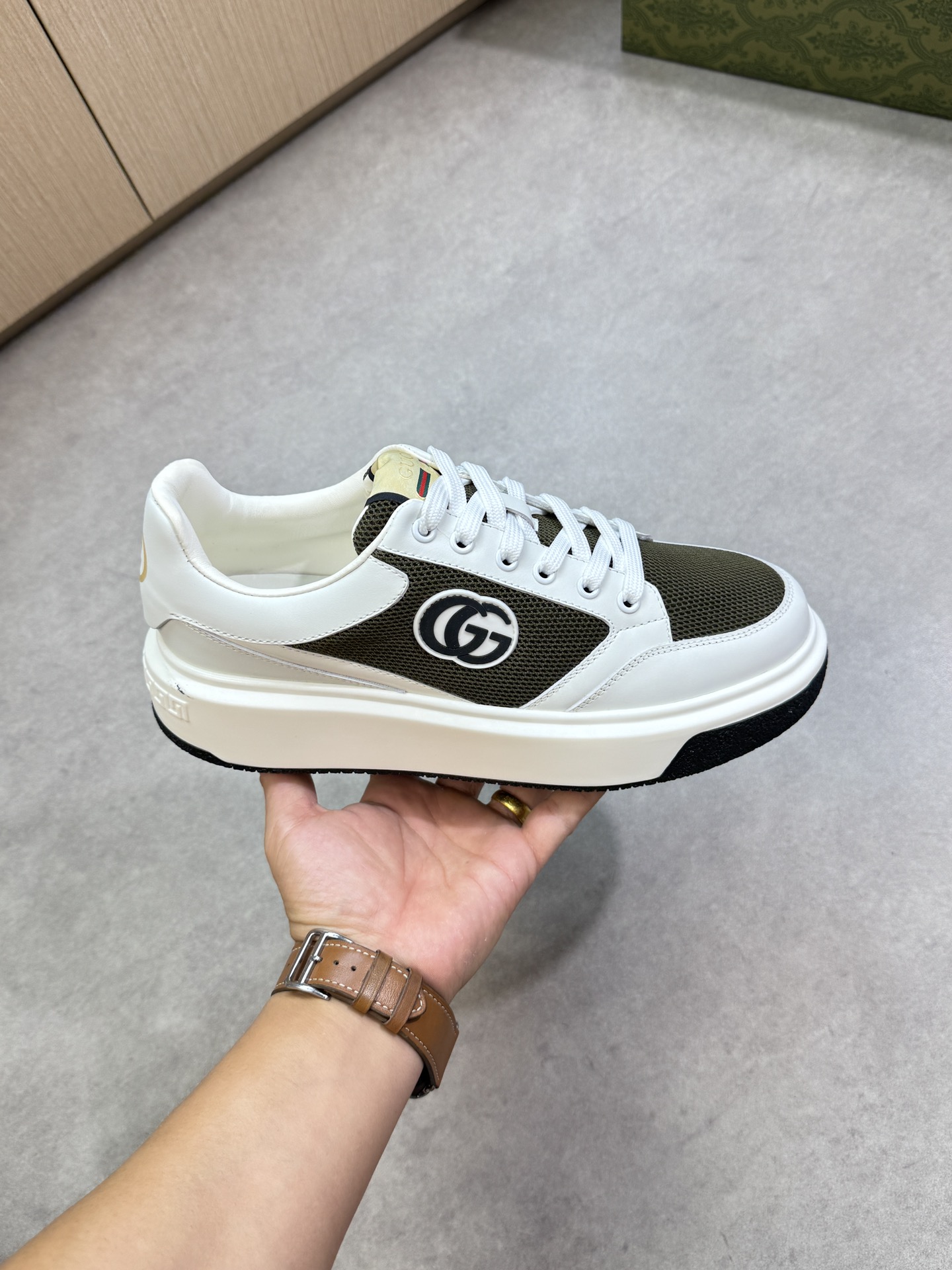 Gucci Men's Nappa Leather & Canvas Sneakers with Logo - White/Green 5 i1755017610 159 3