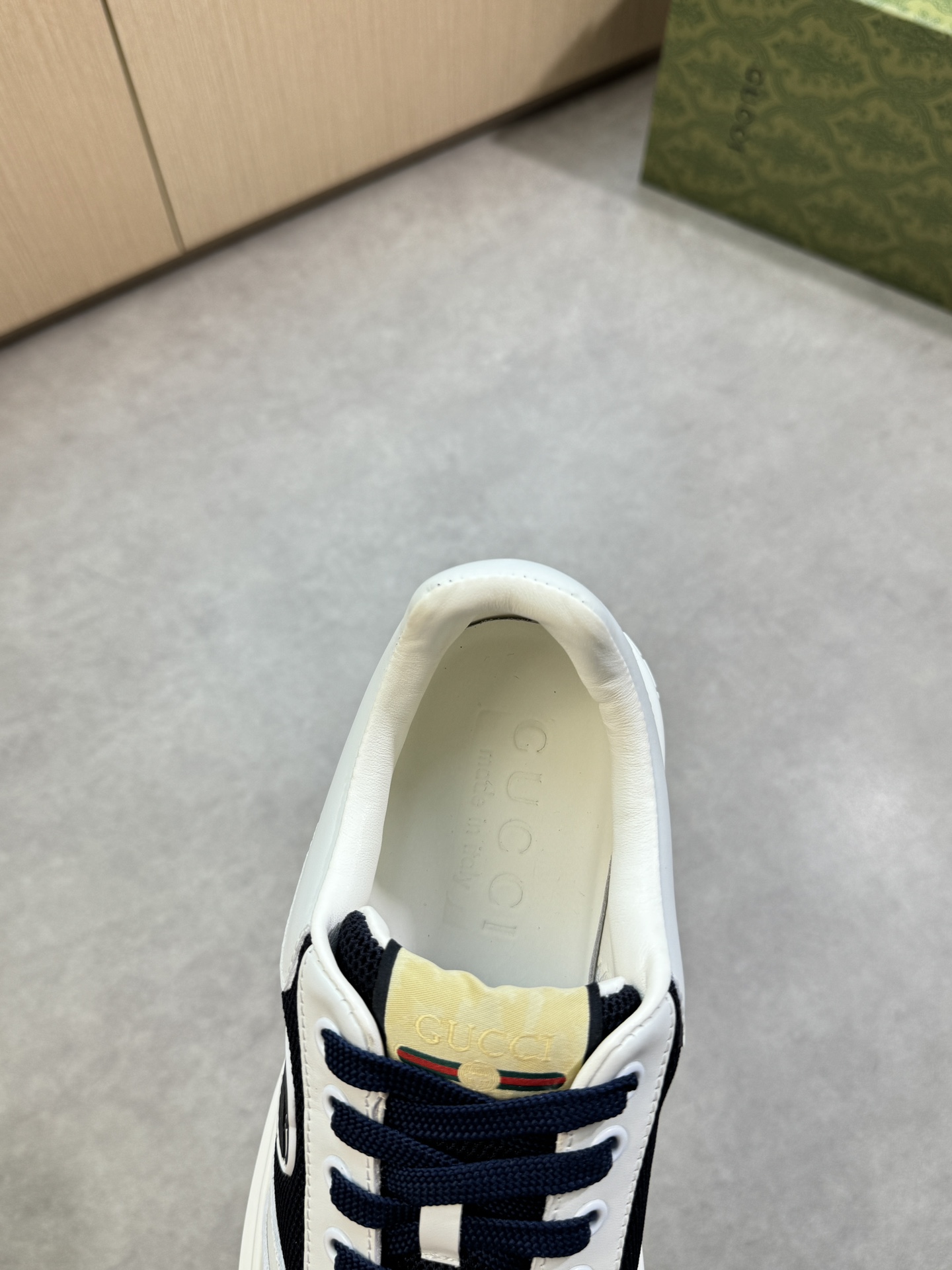 Gucci Men's Leather and Canvas Sneakers with Logo Detail - Stylish and Comfortable 8 i1755017630 6831 6