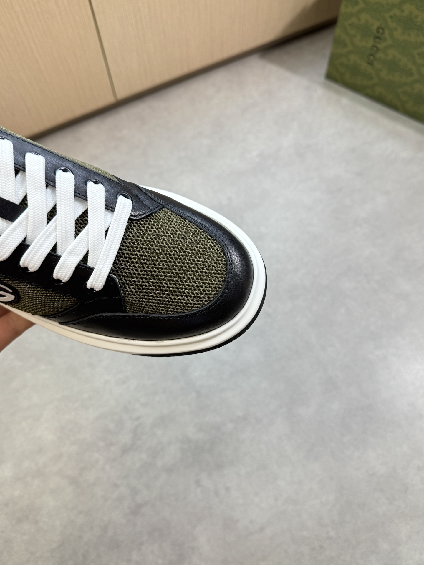Gucci Men's Leather Trimmed Mesh Sneakers with Interlocking GG Logo 7 i1755017640 3422 5