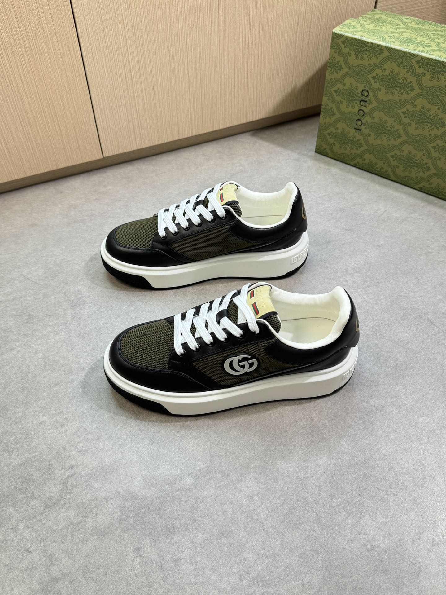 Gucci Men's Leather Trimmed Mesh Sneakers with Interlocking GG Logo 4 i1755017640 9773 2