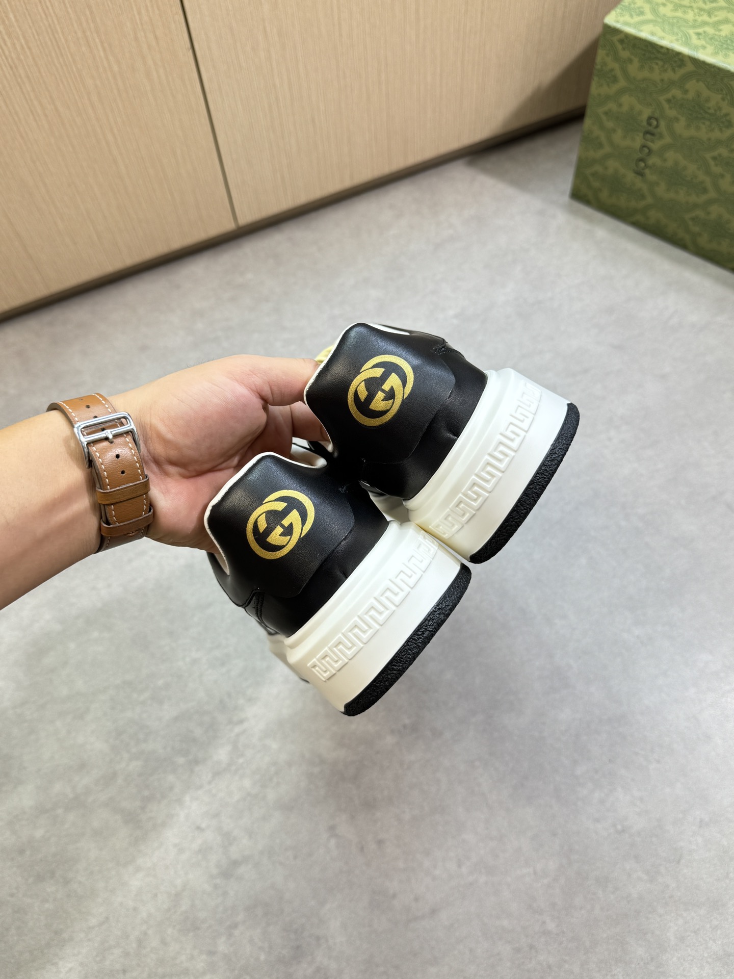 Gucci Men's Leather Trim Sneakers with GG Logo, Black and Grey 8 i1755017655 1681 7