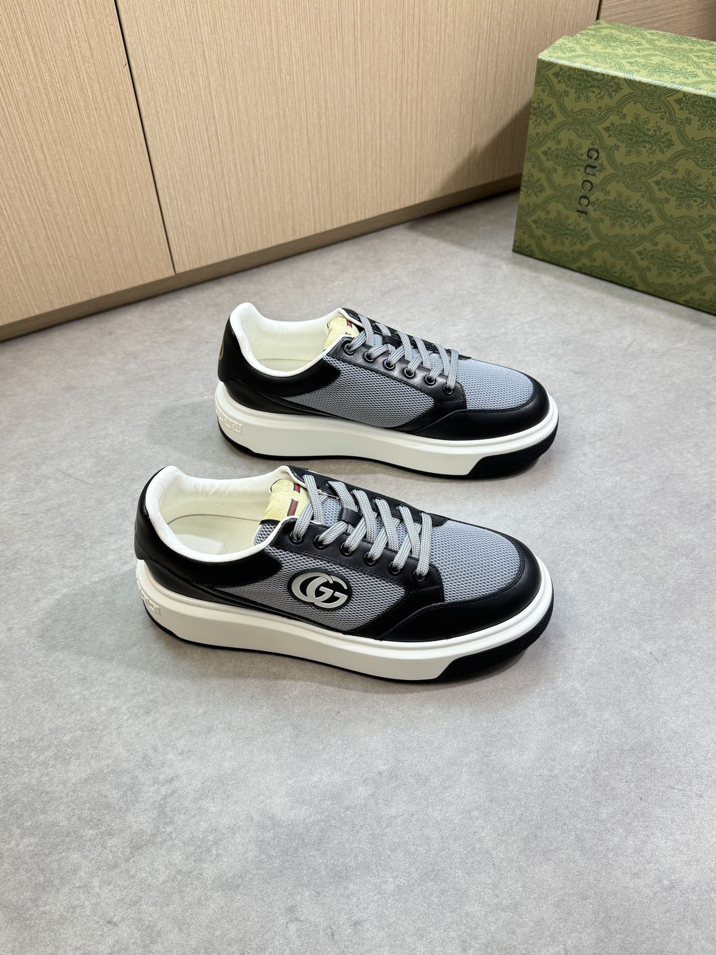 Gucci Men's Leather Trim Sneakers with GG Logo, Black and Grey 1 i1755017655 4573 0