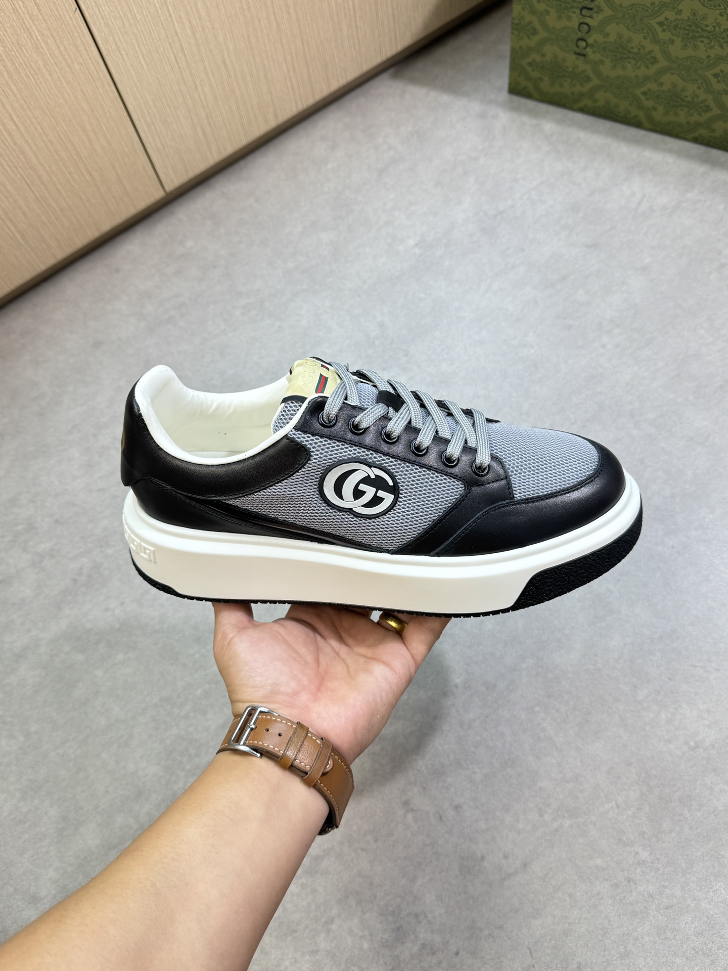 Gucci Men's Leather Trim Sneakers with GG Logo, Black and Grey 4 i1755017655 5620 3