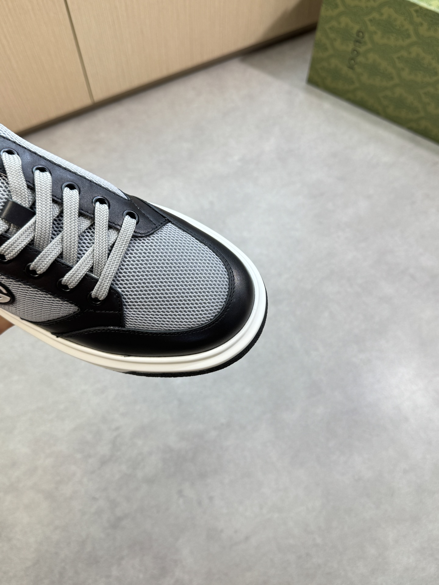 Gucci Men's Leather Trim Sneakers with GG Logo, Black and Grey 6 i1755017655 9035 5