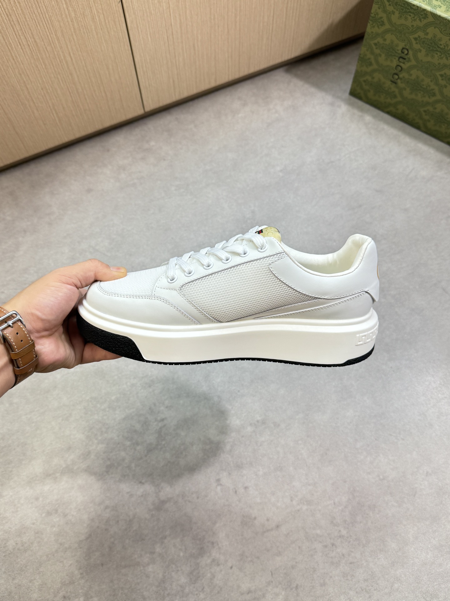 Gucci Men's Leather and Canvas Sneakers with Iconic GG Logo - Stylish & Comfortable 5 i1755017664 1736 4