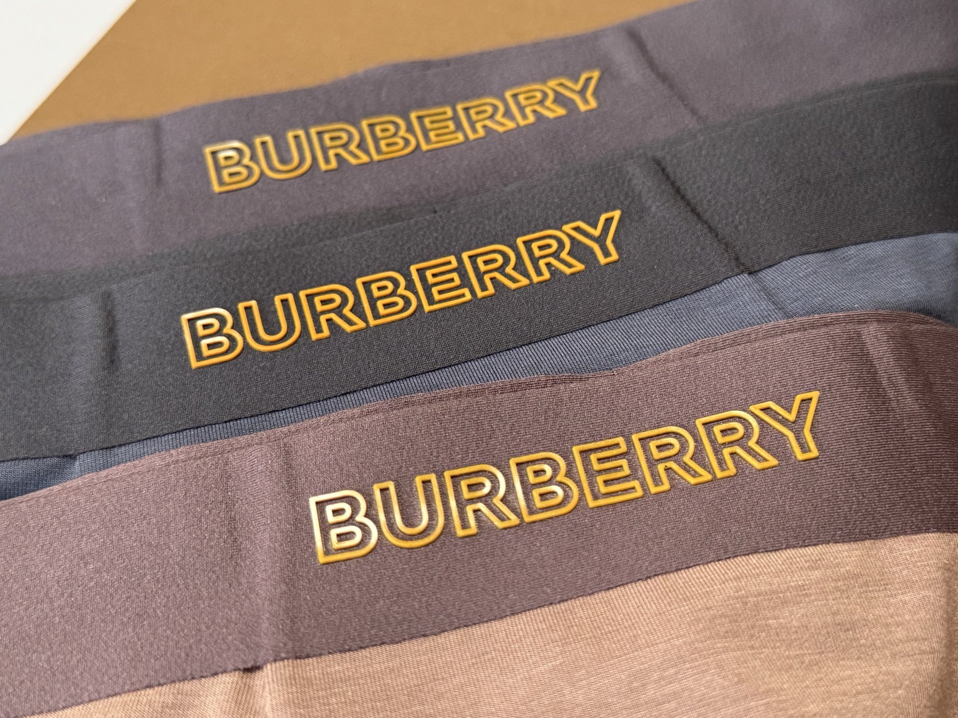 🔥🔥🔥BURBERRY（巴宝莉）    专柜最新款，裤头3D滴胶工艺，绝对的好品质，透气 、舒适！有型！