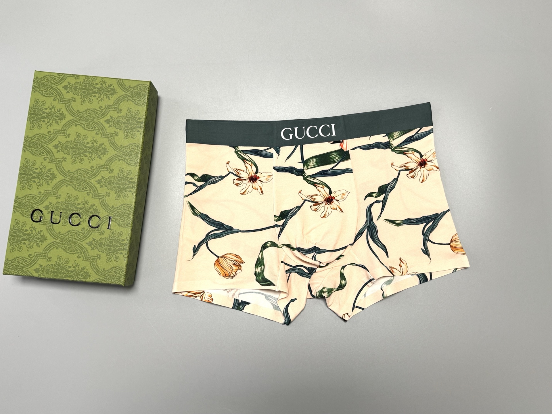 🔥🔥🔥GUCCl（古奇）爆款到货、专柜专属Logo，订织面料绝对的原单品质，无缝切割工艺 、一点也不紧绷
