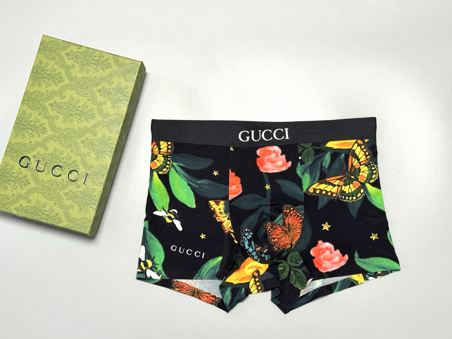 🔥🔥🔥GUCCl（古奇）爆款到货、专柜专属Logo，订织面料绝对的原单品质，无缝切割工艺 、一点也不紧绷