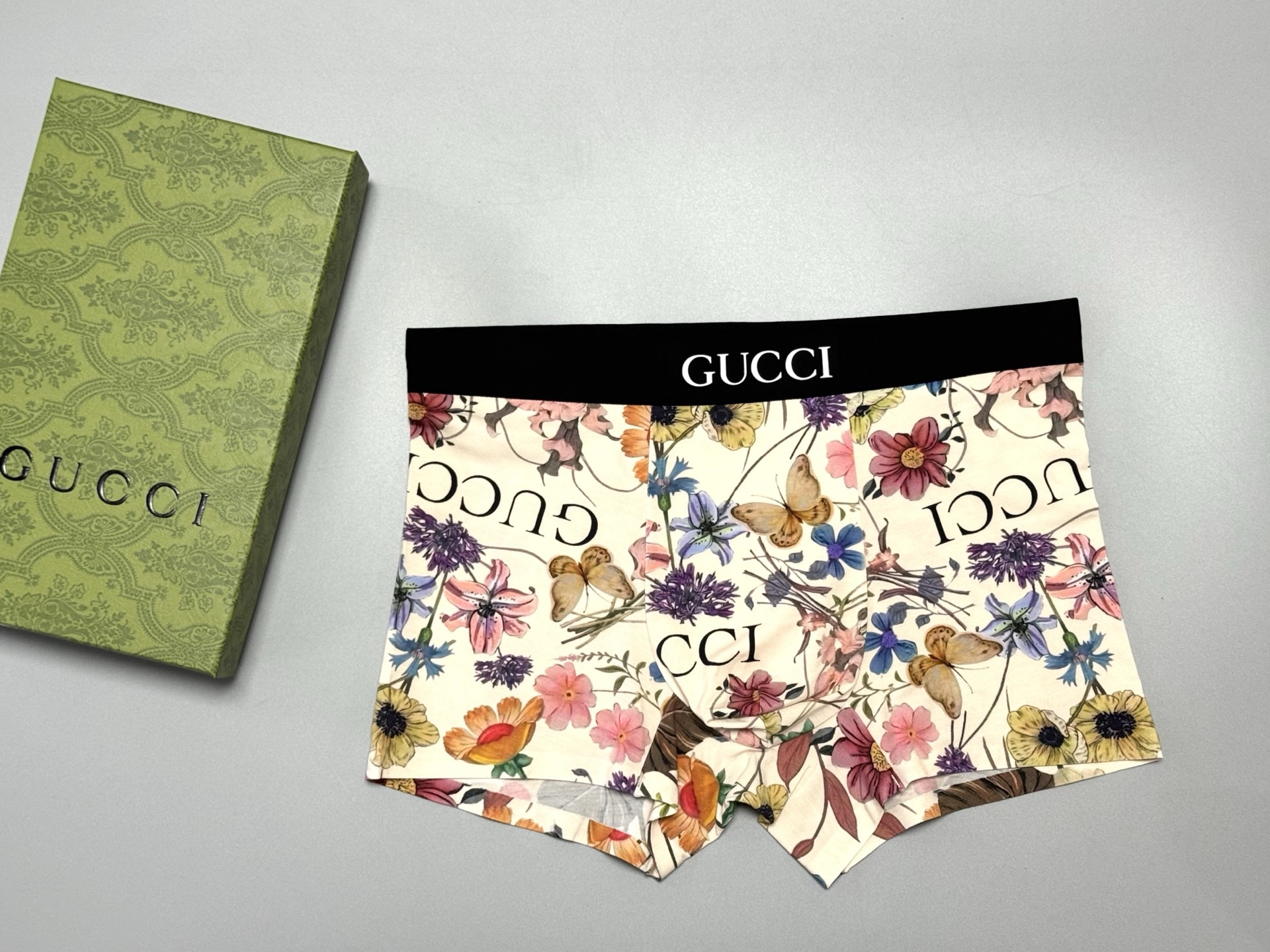 🔥🔥🔥GUCCl（古奇）爆款到货、专柜专属Logo，订织面料绝对的原单品质，无缝切割工艺 、一点也不紧绷
