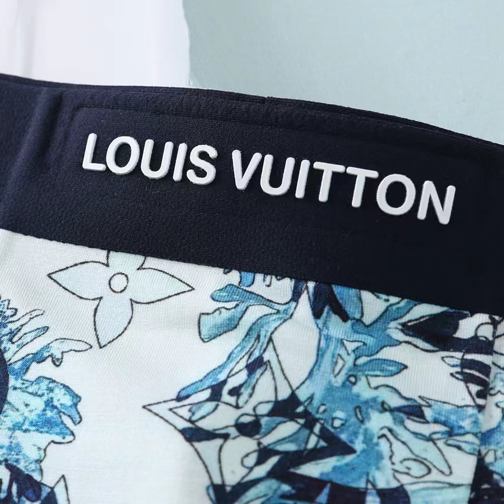 🔥🔥🔥LV  莫代尔数码印花面料爆款到货  一盒3条 ，3色  码数：L、XL、XXL、XXXL