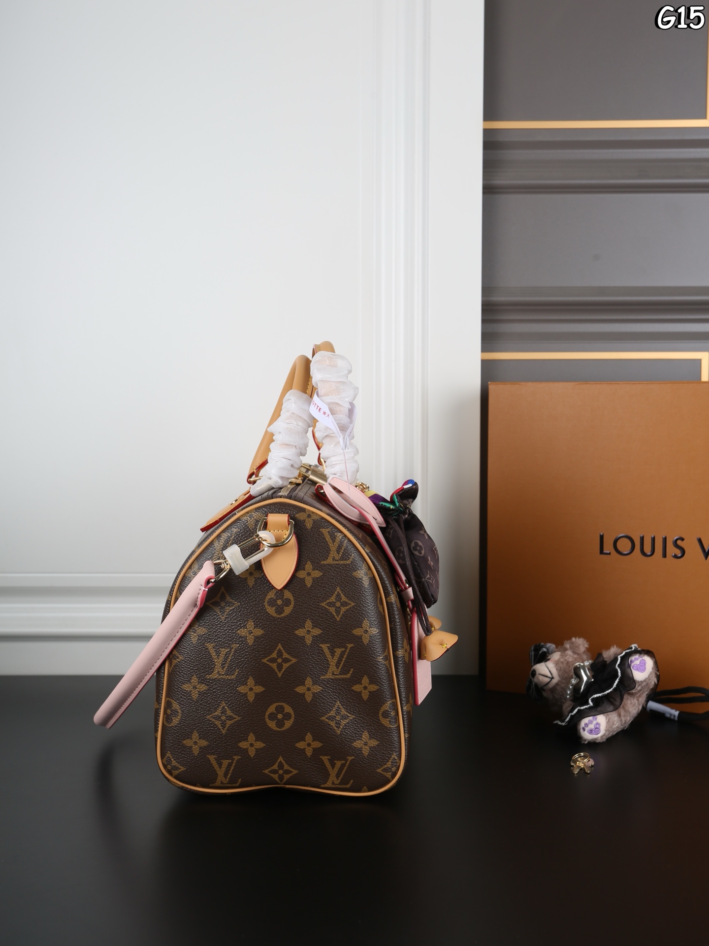 Alternative view of Handbag 11469