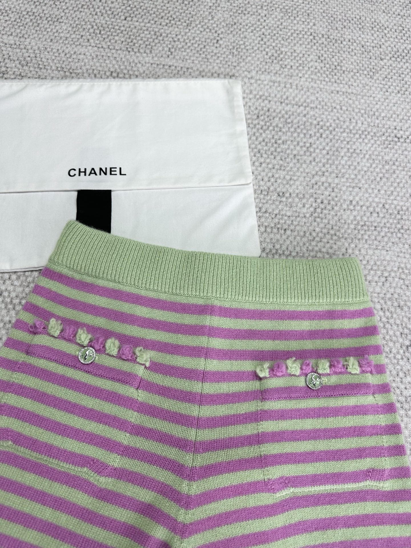 Chanel Striped Knit Shorts - Soft Cashmere Blend, Stylish and Comfortable 6 i1748596074233 9999 0 2
