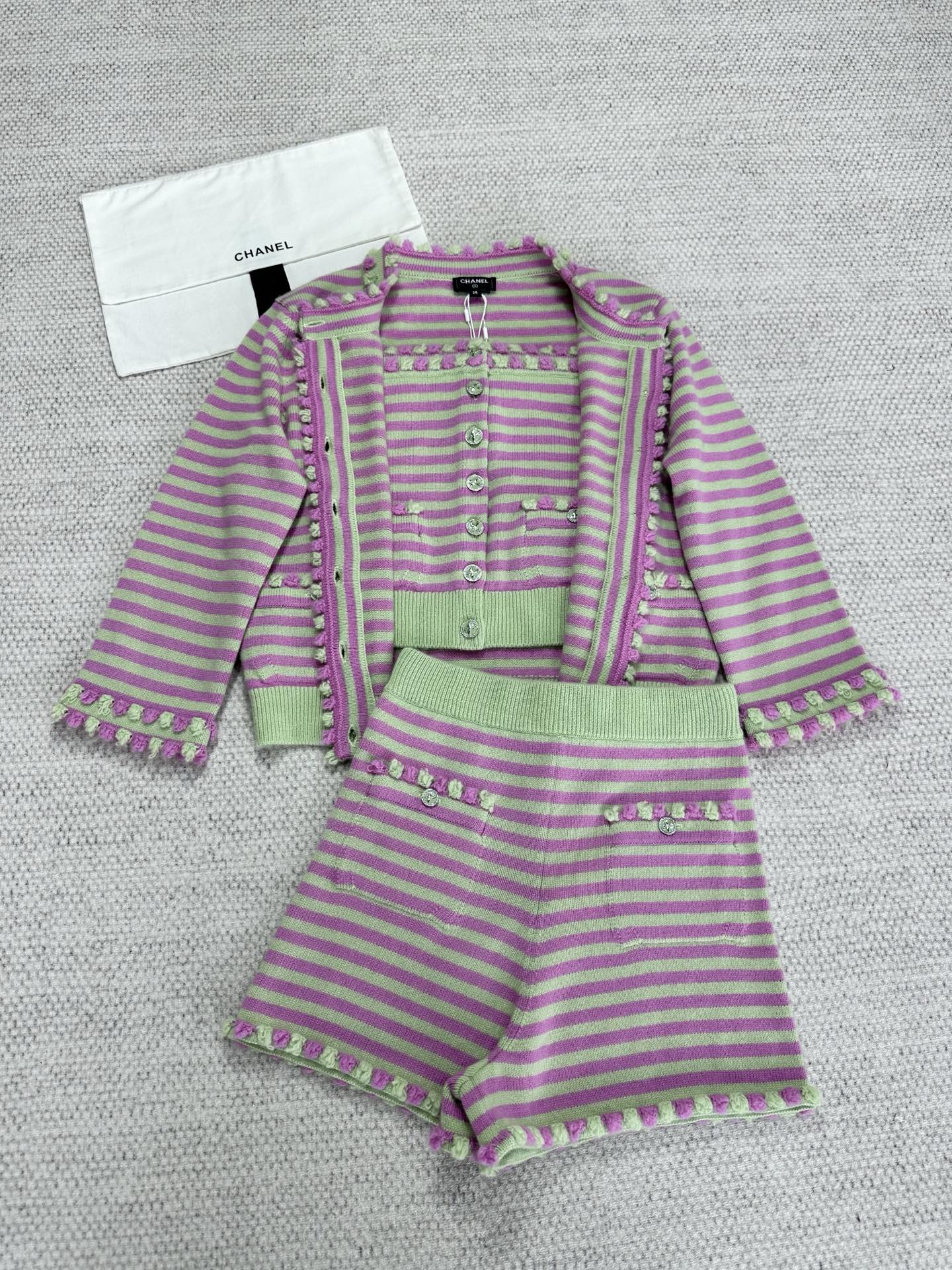 Chanel Striped Knit Shorts - Soft Cashmere Blend, Stylish and Comfortable 4 i1748596635550 2460 0 9