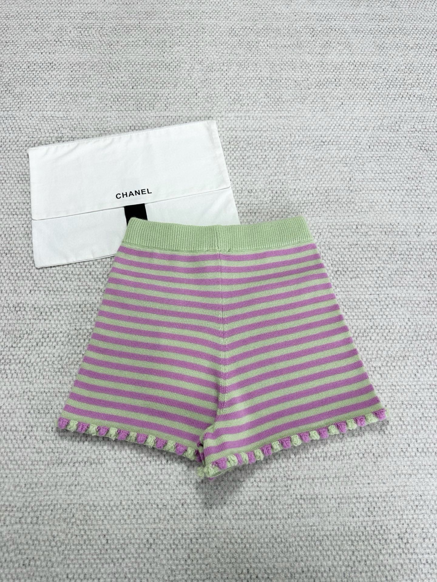 Chanel Striped Knit Shorts - Soft Cashmere Blend, Stylish and Comfortable 3 i1748597348524 9806 0 9