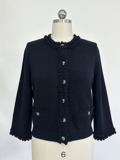 Elegant Cashmere Cardigan with Fringe Trim - Soft, Warm & Stylish
