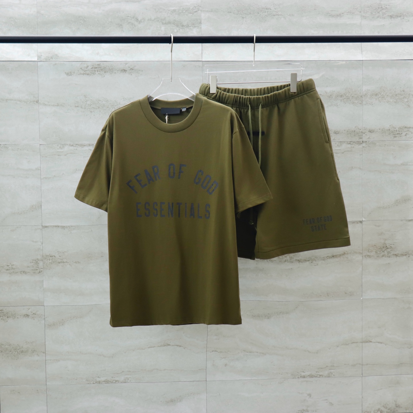Fear of God Essentials Crew Neck T-Shirt - Stylish and Comfortable Tee 4 i1740654075507 2545 0 6