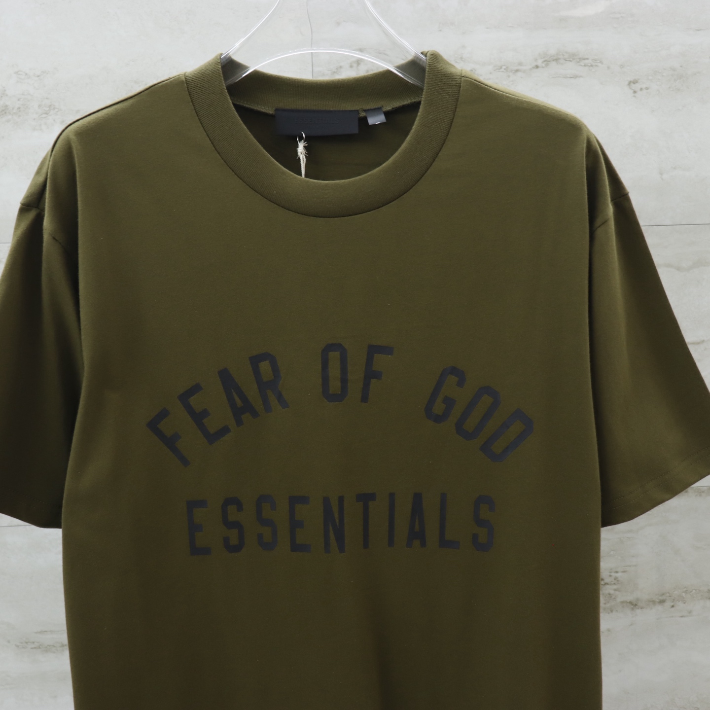 Fear of God Essentials Crew Neck T-Shirt - Stylish and Comfortable Tee 5 i1740654077733 2389 0 0