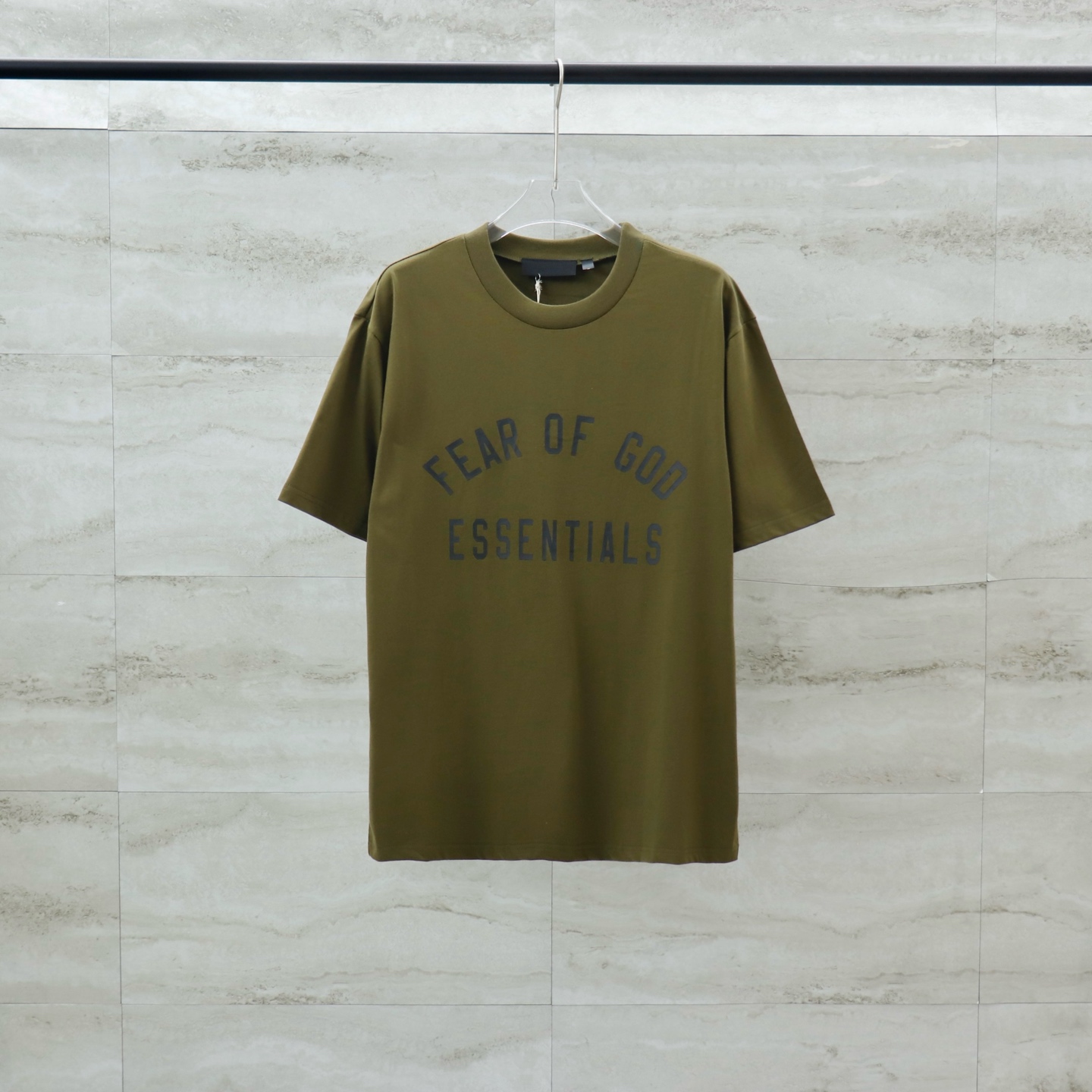 Fear of God Essentials Crew Neck T-Shirt - Stylish and Comfortable Tee 2 i1740654226289 3927 0 8