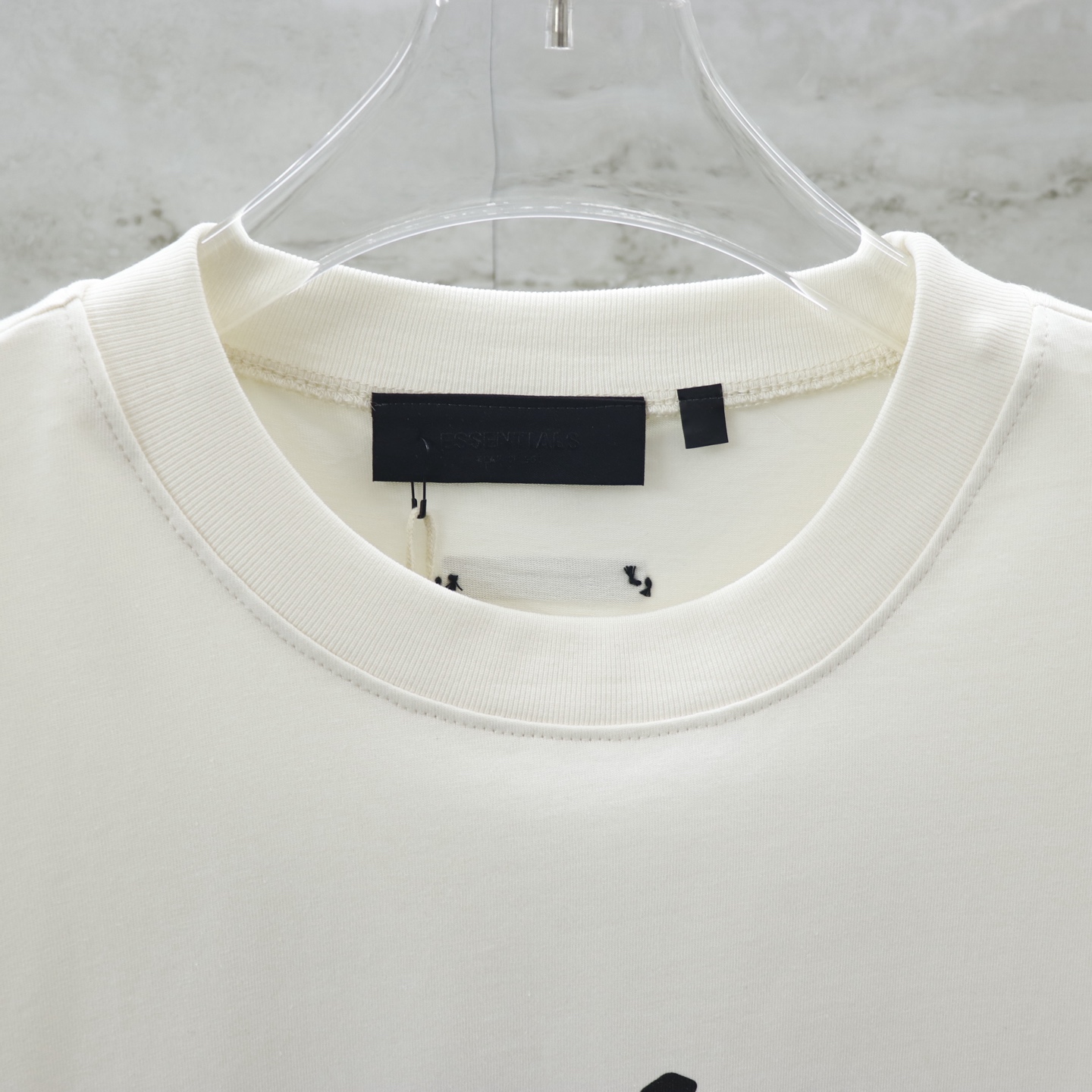 Fear of God Essentials Crew Neck T-Shirt - Classic Design - Available in S-XL 5 i1743144239141 4161 0 4