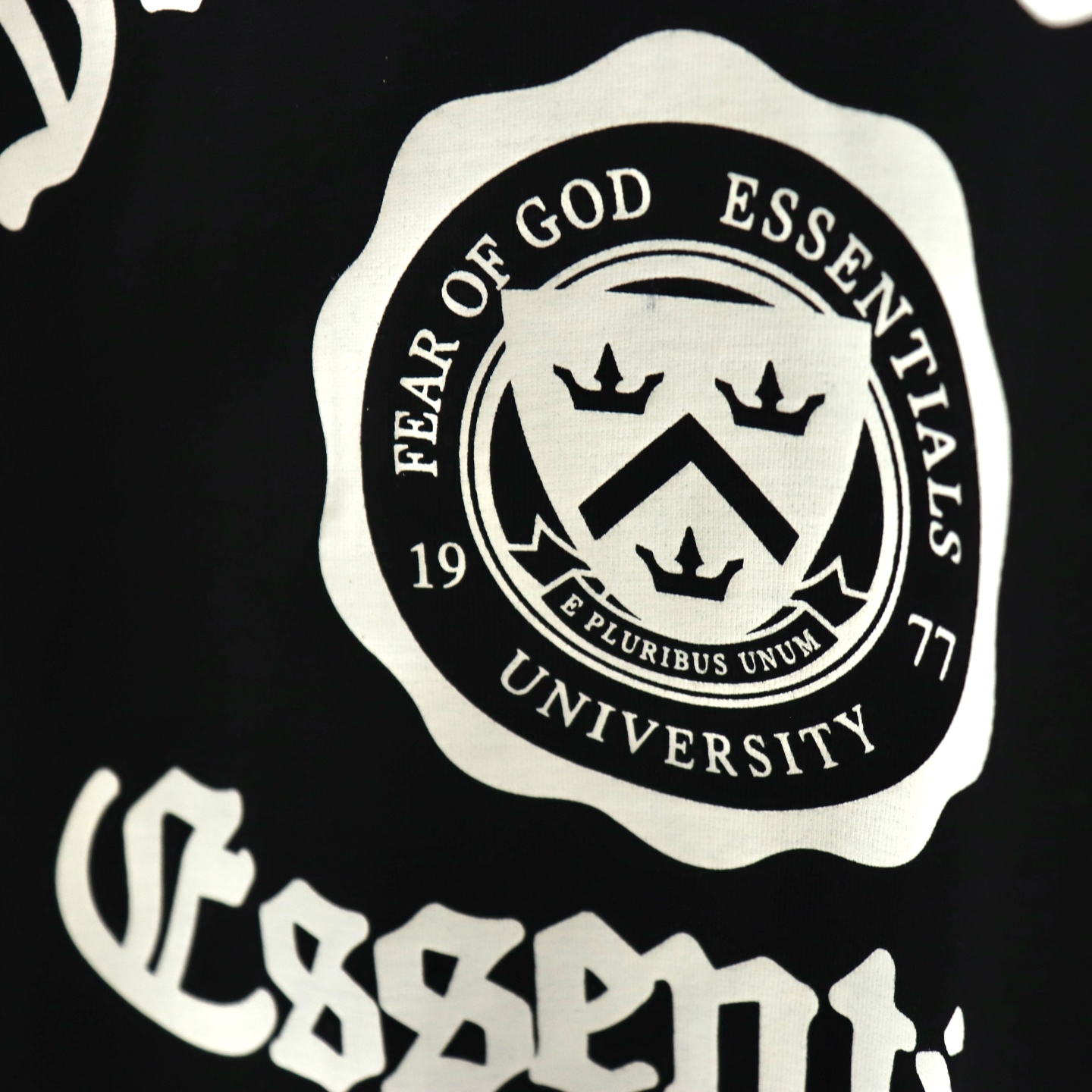 Fear of God Essentials Crew Neck T-Shirt - Premium Cotton, Stylish Fit 7 i1743144364761 7816 0 3