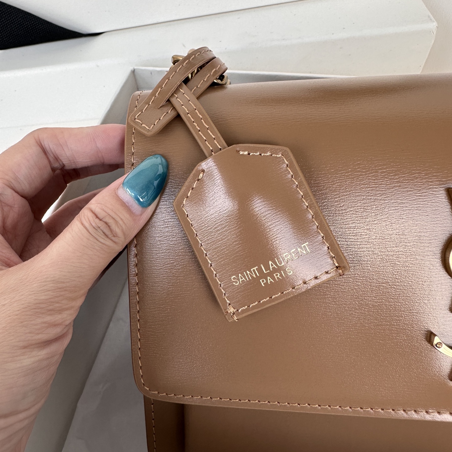 Yves Saint Laurent Sunset 22cm Bag, Brown Leather with Gold-Tone Hardware 7 i1745218799189 1728 0 6