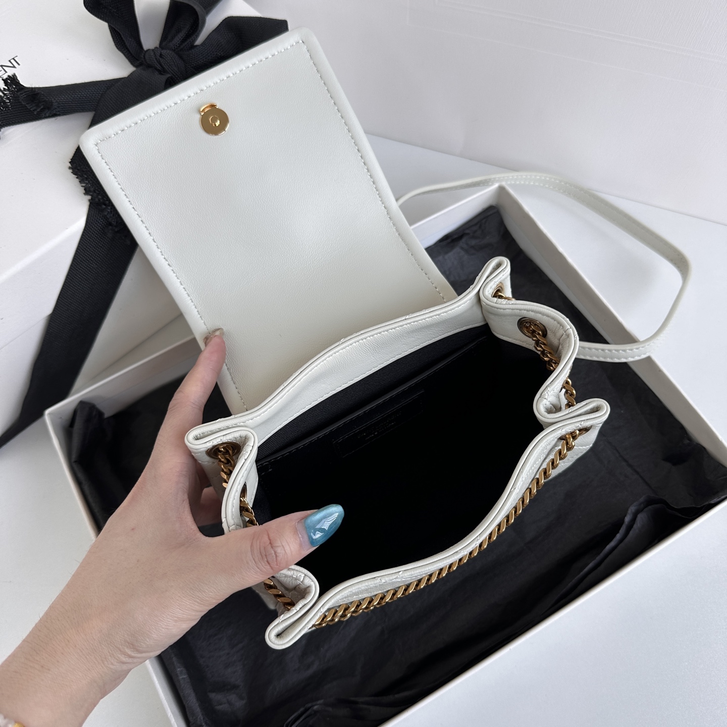 Yves Saint Laurent Mini Nolita White Leather Shoulder Bag - Stylish & Compact 8 i1745222974557 5607 0 7