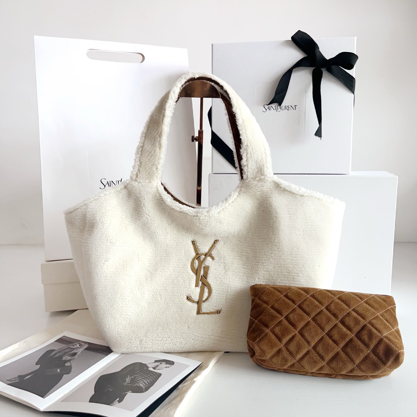 Saint Laurent 小号奶白羊羔毛/金